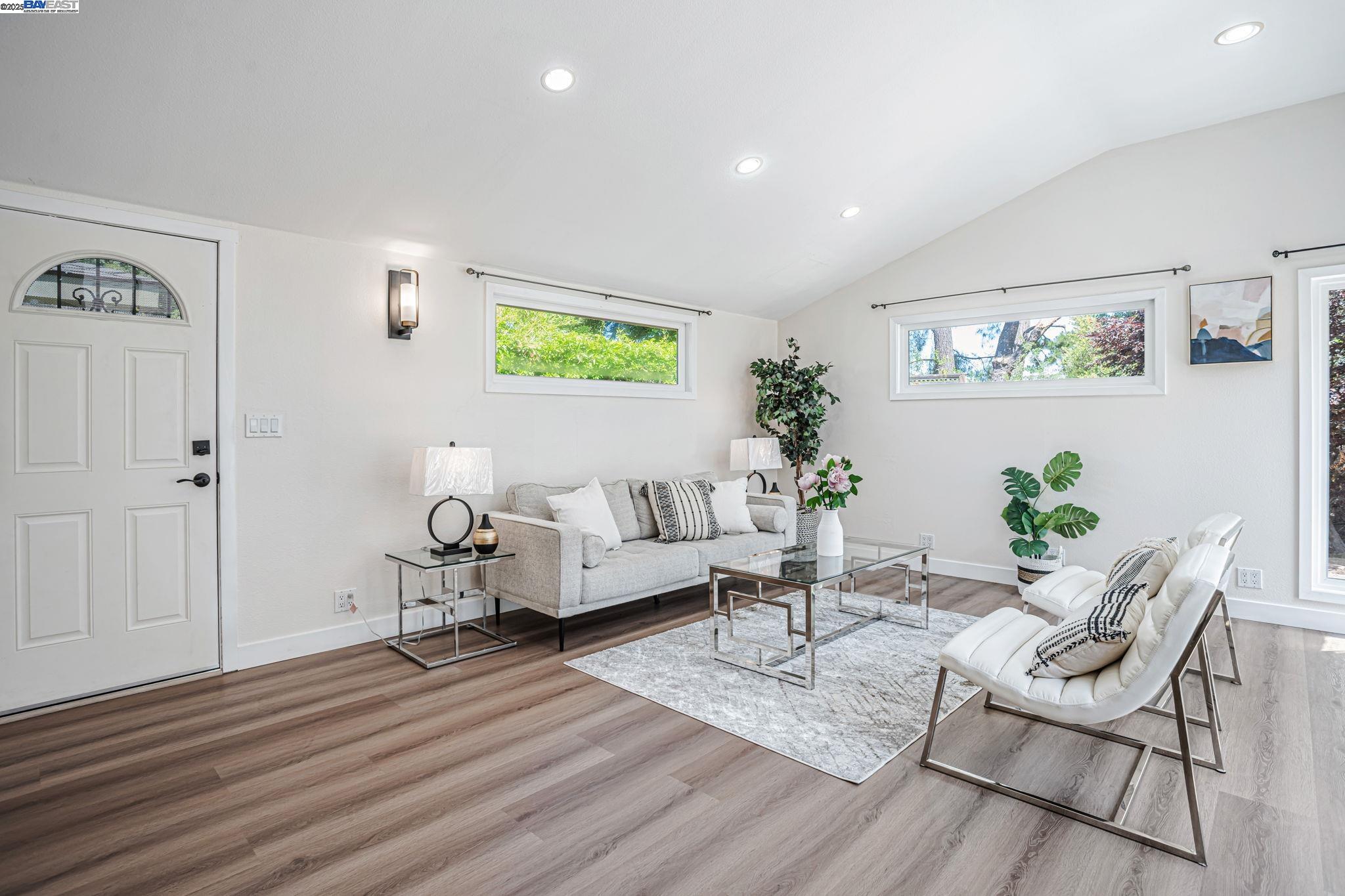 Detail Gallery Image 7 of 49 For 1137 Alice St, Davis,  CA 95616 - 4 Beds | 3 Baths