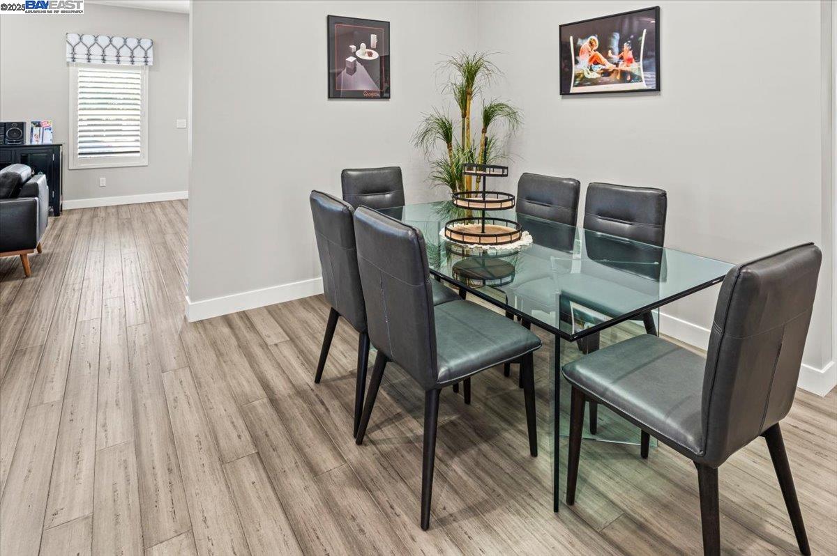 Detail Gallery Image 12 of 52 For 4309 Bora Bora Ave, Fremont,  CA 94538 - 5 Beds | 3/1 Baths