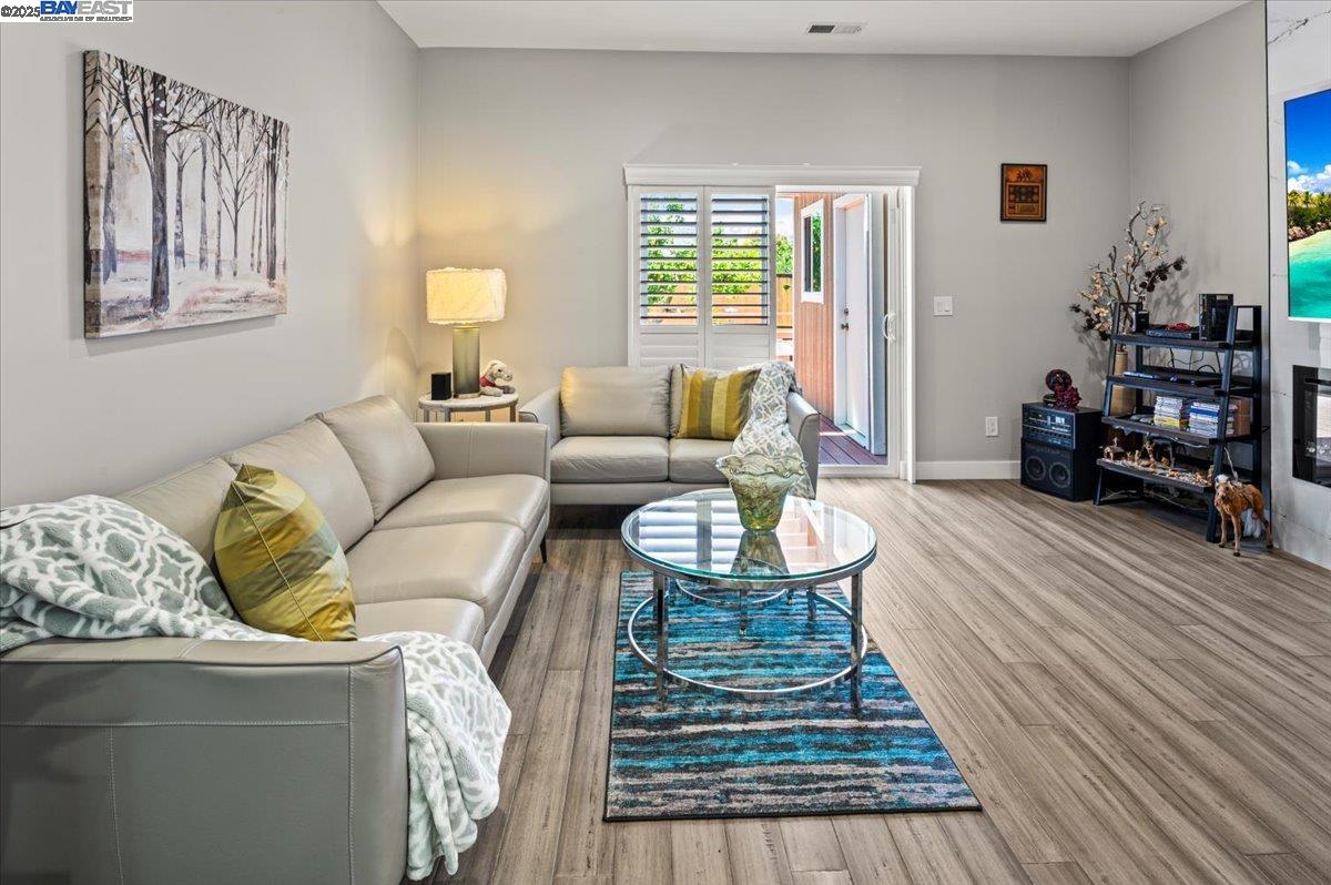 Detail Gallery Image 14 of 52 For 4309 Bora Bora Ave, Fremont,  CA 94538 - 5 Beds | 3/1 Baths