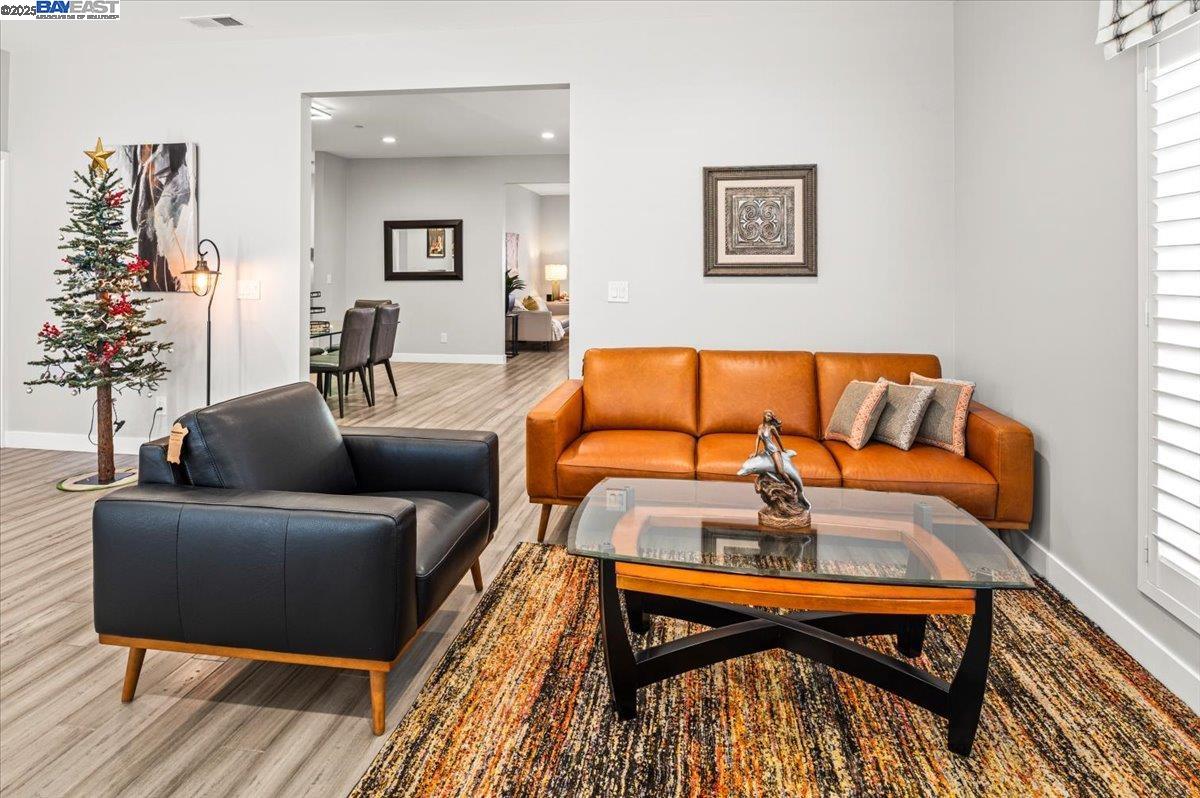 Detail Gallery Image 7 of 52 For 4309 Bora Bora Ave, Fremont,  CA 94538 - 5 Beds | 3/1 Baths