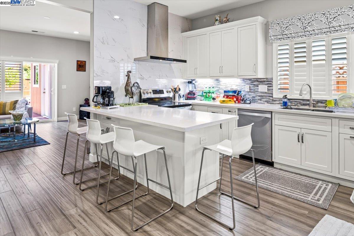 Detail Gallery Image 8 of 52 For 4309 Bora Bora Ave, Fremont,  CA 94538 - 5 Beds | 3/1 Baths