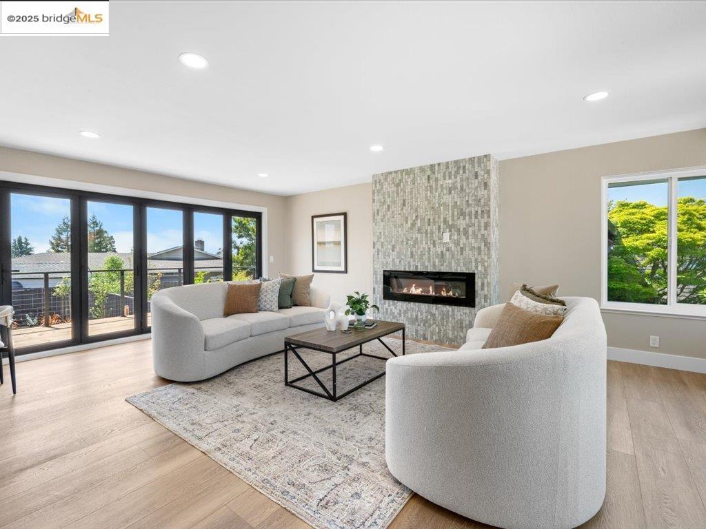 Detail Gallery Image 11 of 42 For 27781 Pleasant Hill Ct, Hayward,  CA 94542 - 5 Beds | 3 Baths