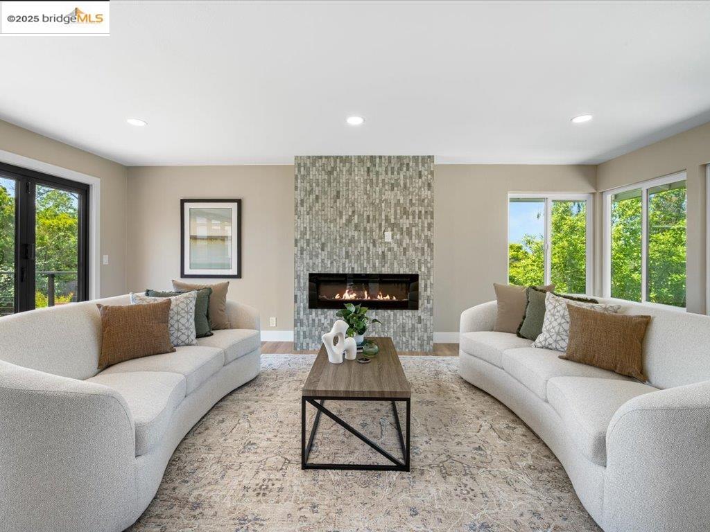 Detail Gallery Image 12 of 42 For 27781 Pleasant Hill Ct, Hayward,  CA 94542 - 5 Beds | 3 Baths