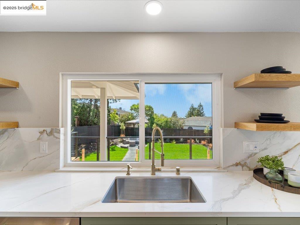 Detail Gallery Image 18 of 42 For 27781 Pleasant Hill Ct, Hayward,  CA 94542 - 5 Beds | 3 Baths