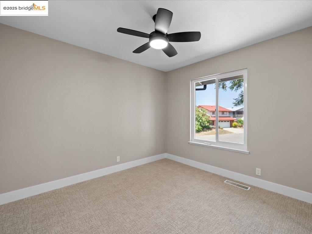 Detail Gallery Image 24 of 42 For 27781 Pleasant Hill Ct, Hayward,  CA 94542 - 5 Beds | 3 Baths