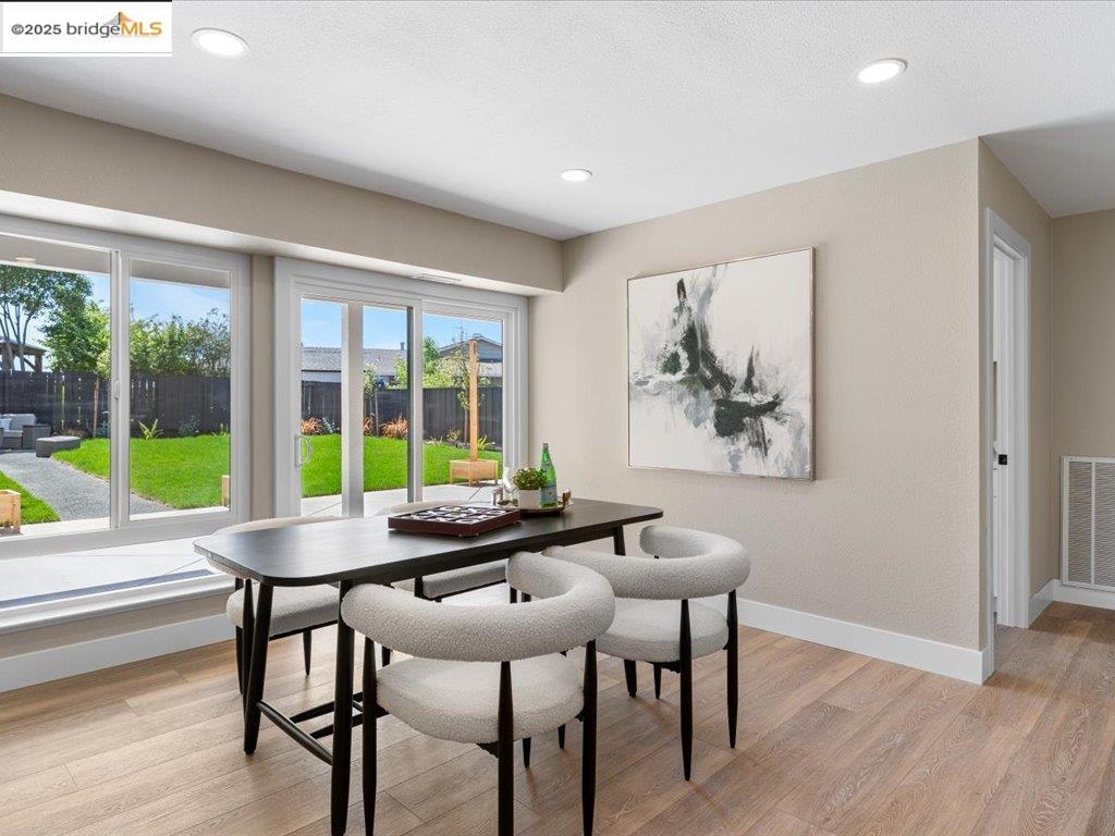 Detail Gallery Image 32 of 42 For 27781 Pleasant Hill Ct, Hayward,  CA 94542 - 5 Beds | 3 Baths