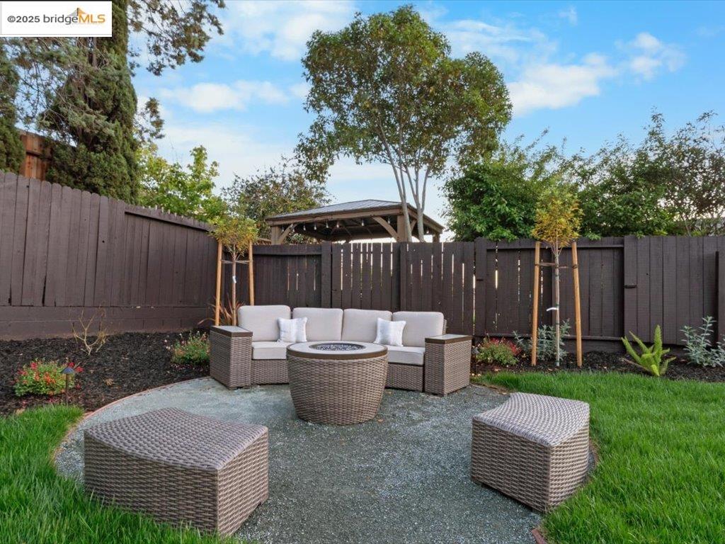 Detail Gallery Image 9 of 42 For 27781 Pleasant Hill Ct, Hayward,  CA 94542 - 5 Beds | 3 Baths