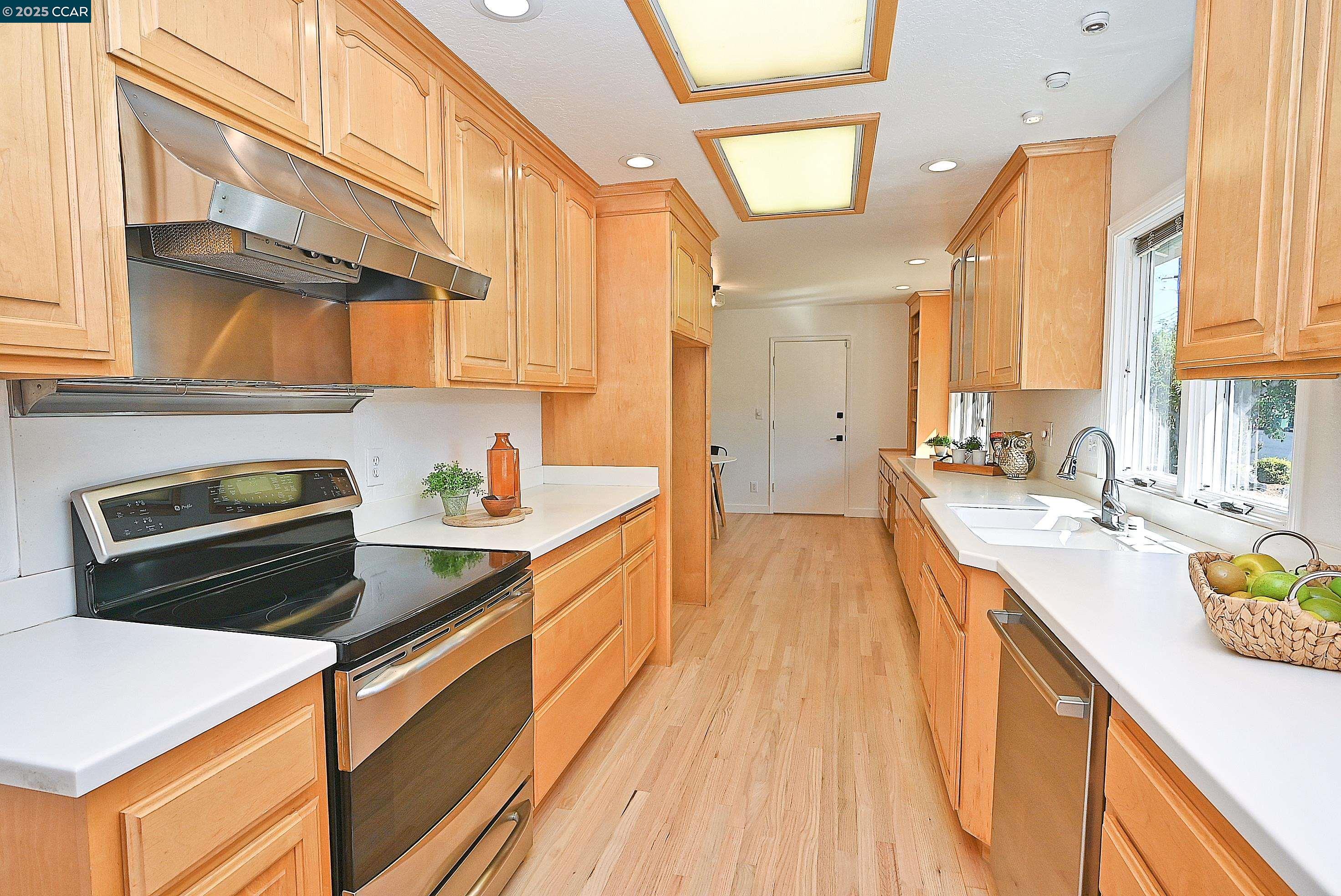 Detail Gallery Image 16 of 48 For 342 Fenway Dr, Walnut Creek,  CA 94598 - 4 Beds | 2 Baths
