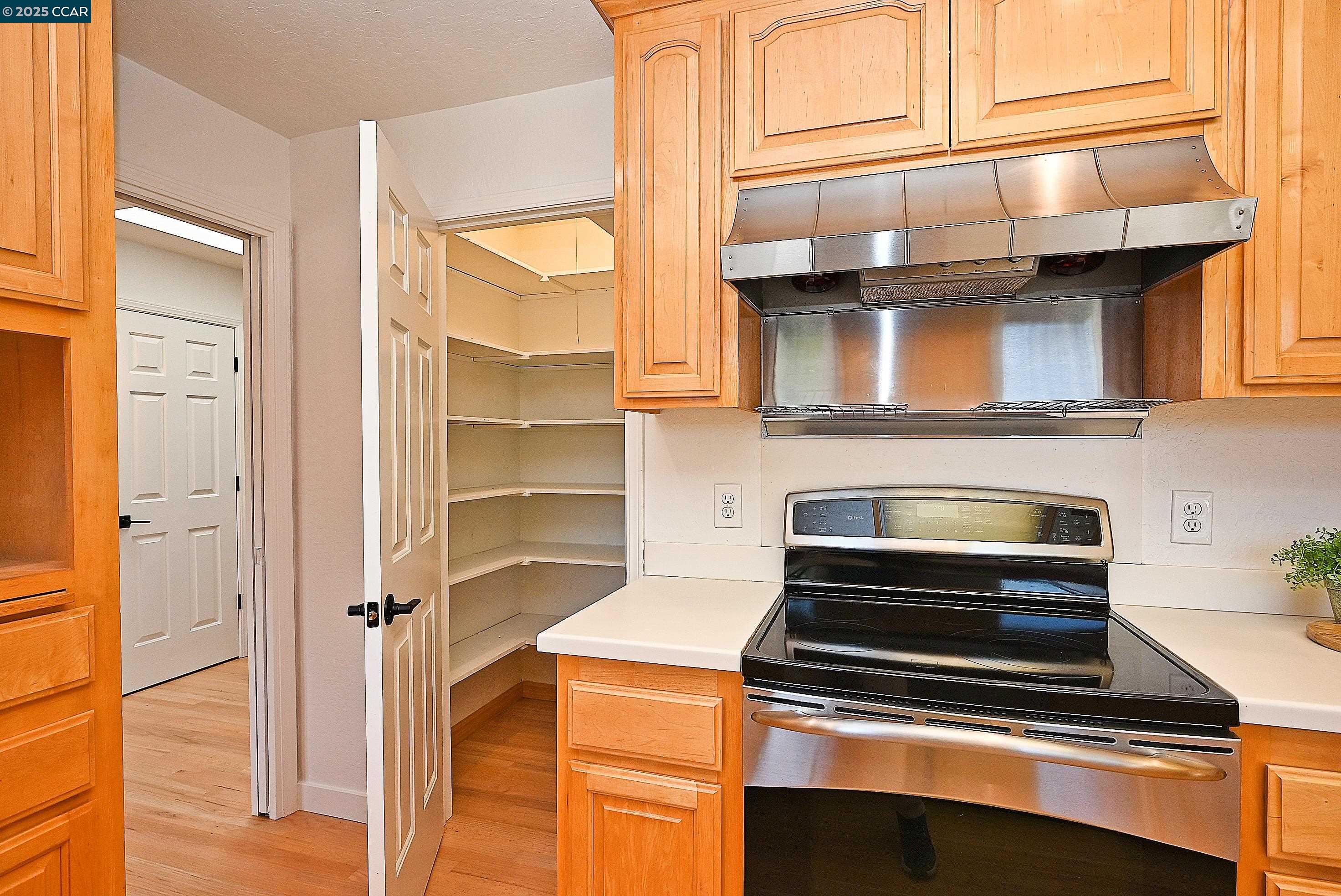 Detail Gallery Image 18 of 48 For 342 Fenway Dr, Walnut Creek,  CA 94598 - 4 Beds | 2 Baths