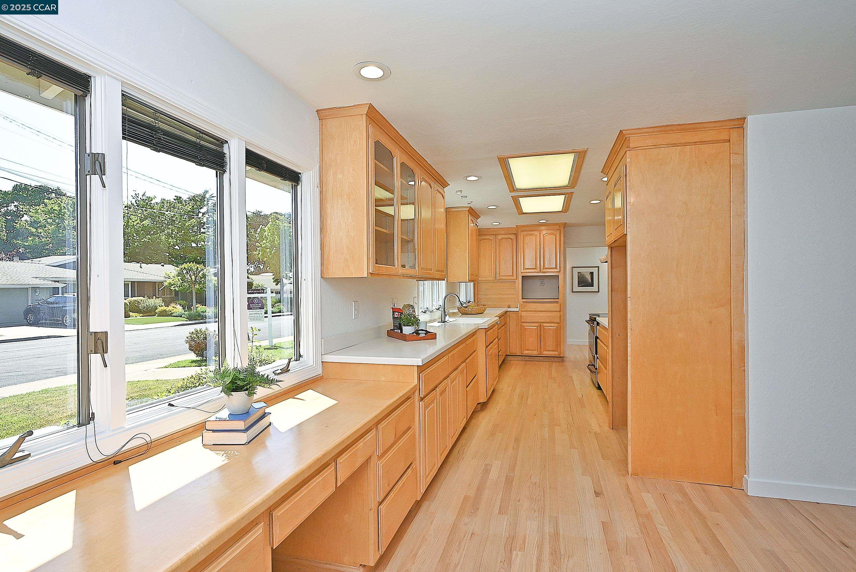 Detail Gallery Image 19 of 48 For 342 Fenway Dr, Walnut Creek,  CA 94598 - 4 Beds | 2 Baths