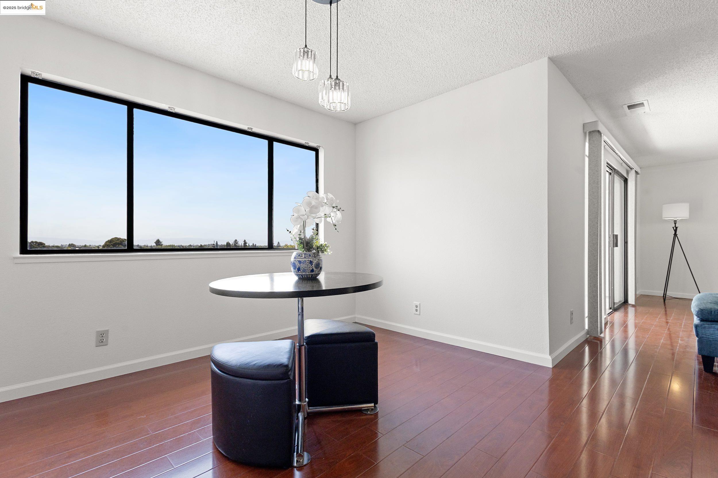 Detail Gallery Image 11 of 51 For 22012 Sevilla Rd #102,  Hayward,  CA 94541 - 2 Beds | 2 Baths