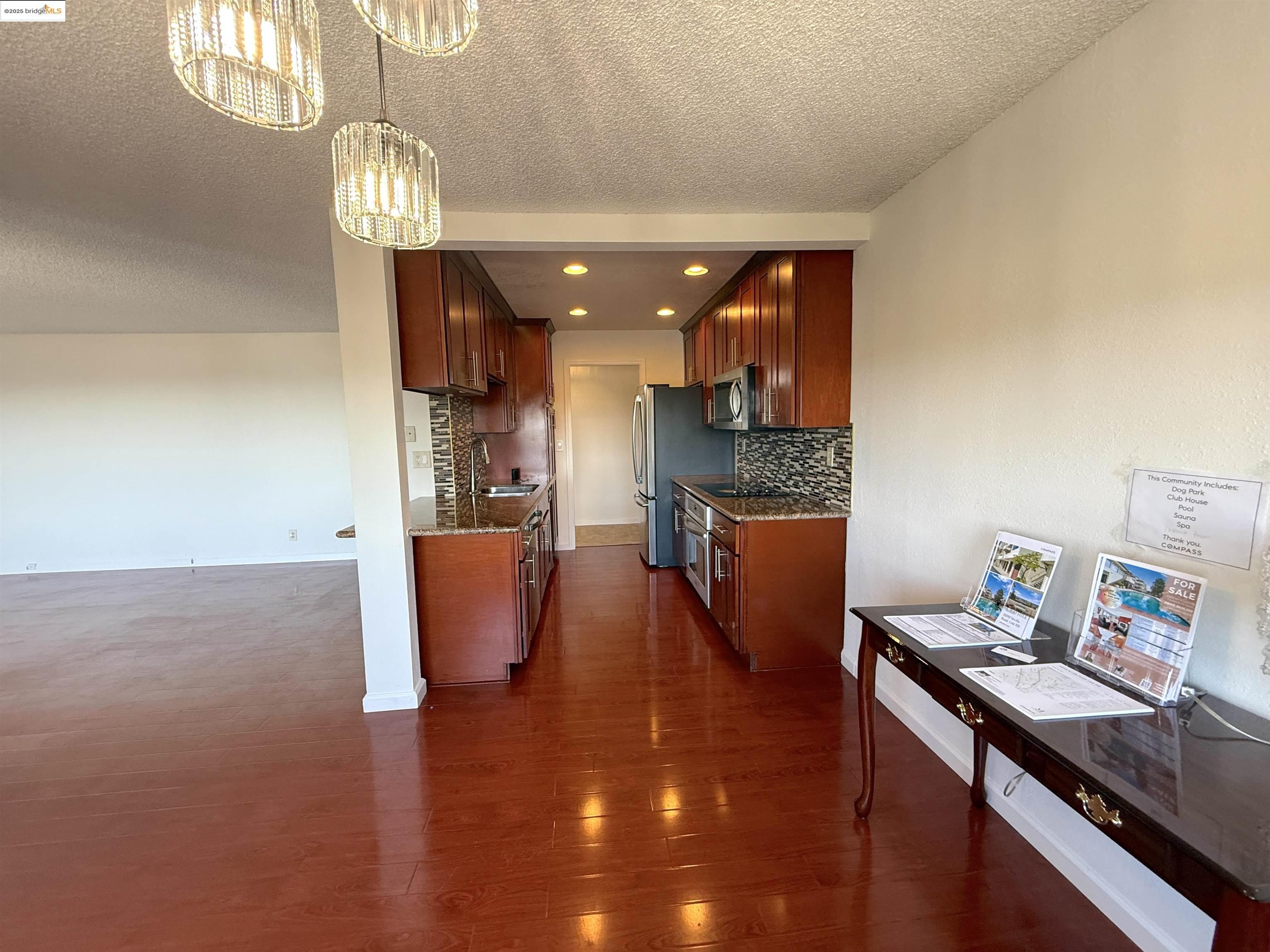 Detail Gallery Image 12 of 54 For 22012 Sevilla Rd #102,  Hayward,  CA 94541 - 2 Beds | 2 Baths