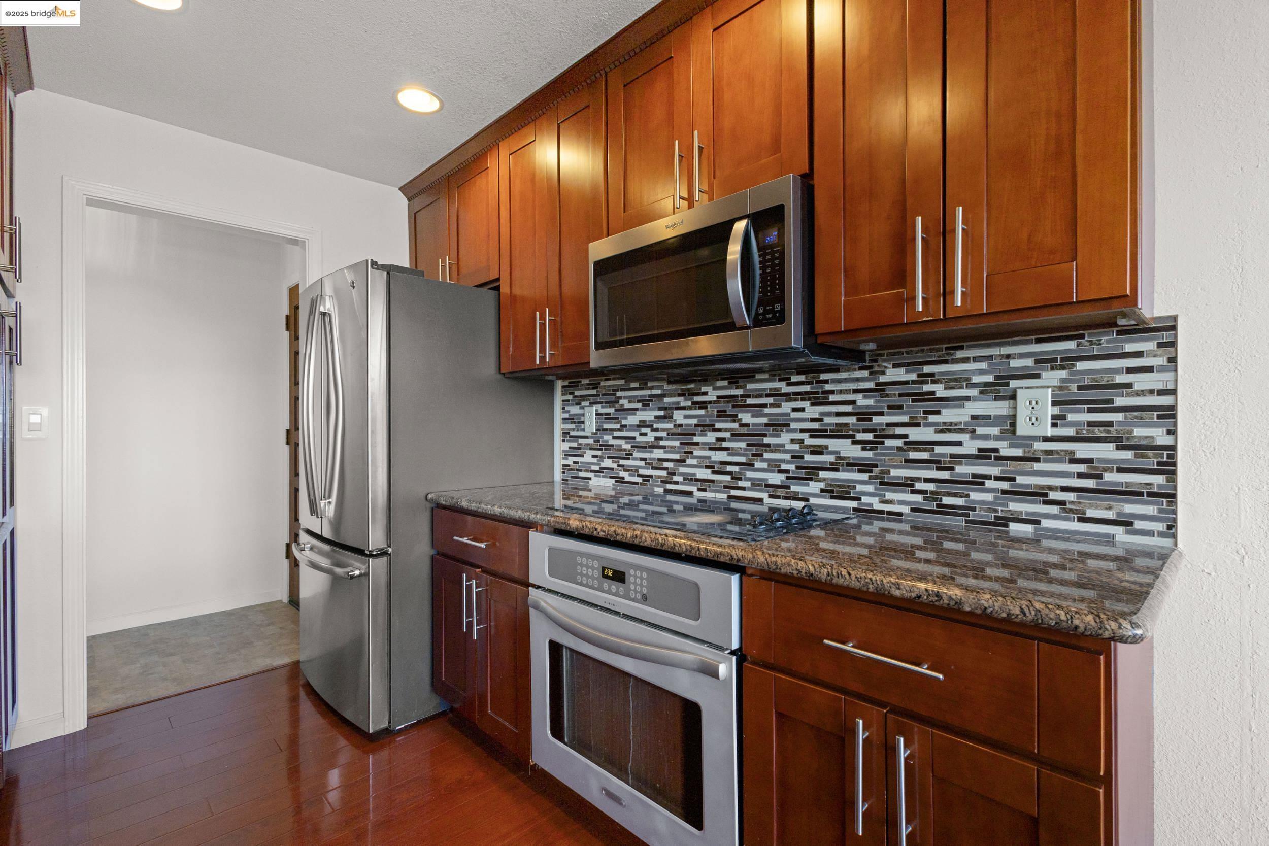 Detail Gallery Image 15 of 51 For 22012 Sevilla Rd #102,  Hayward,  CA 94541 - 2 Beds | 2 Baths