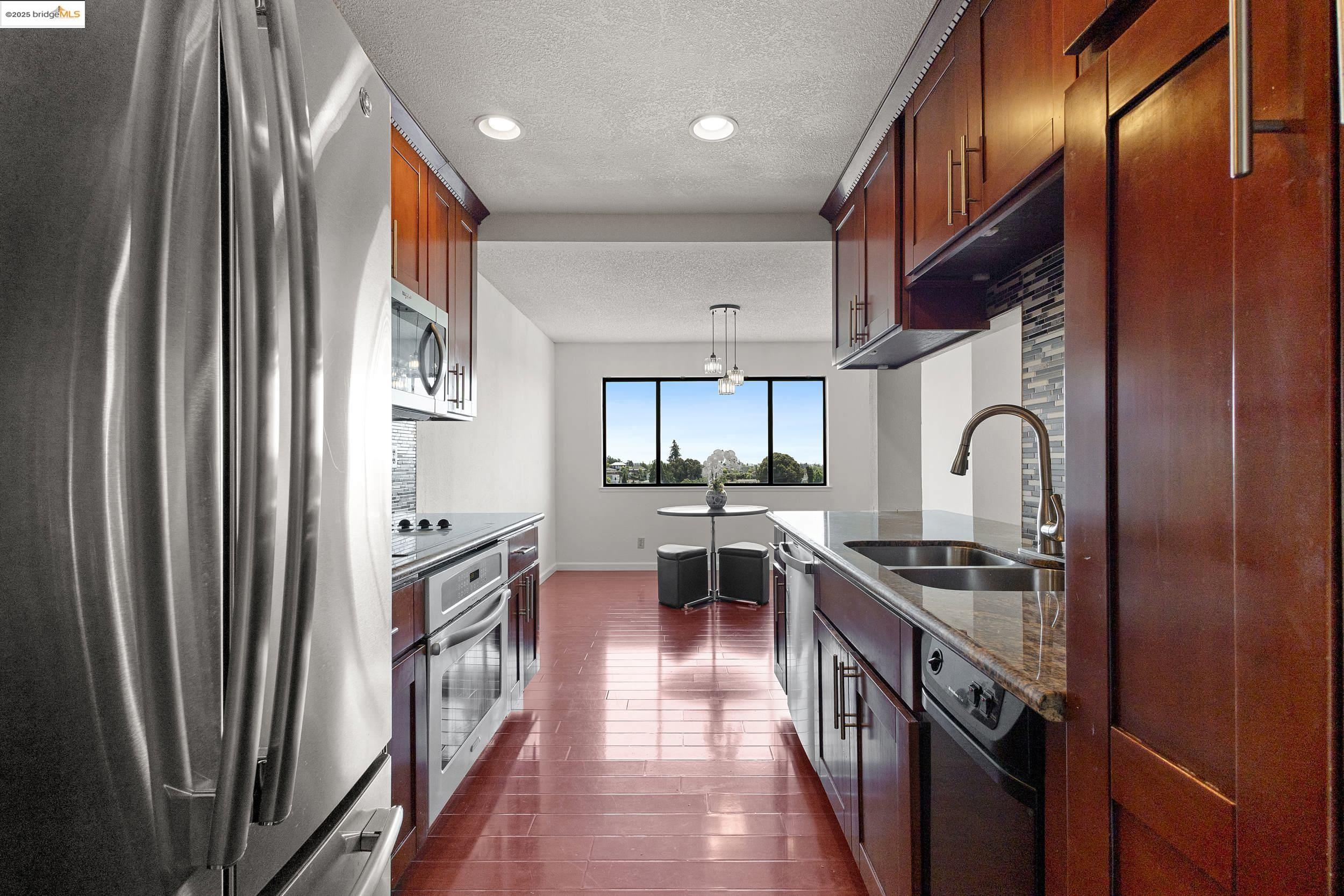 Detail Gallery Image 17 of 51 For 22012 Sevilla Rd #102,  Hayward,  CA 94541 - 2 Beds | 2 Baths