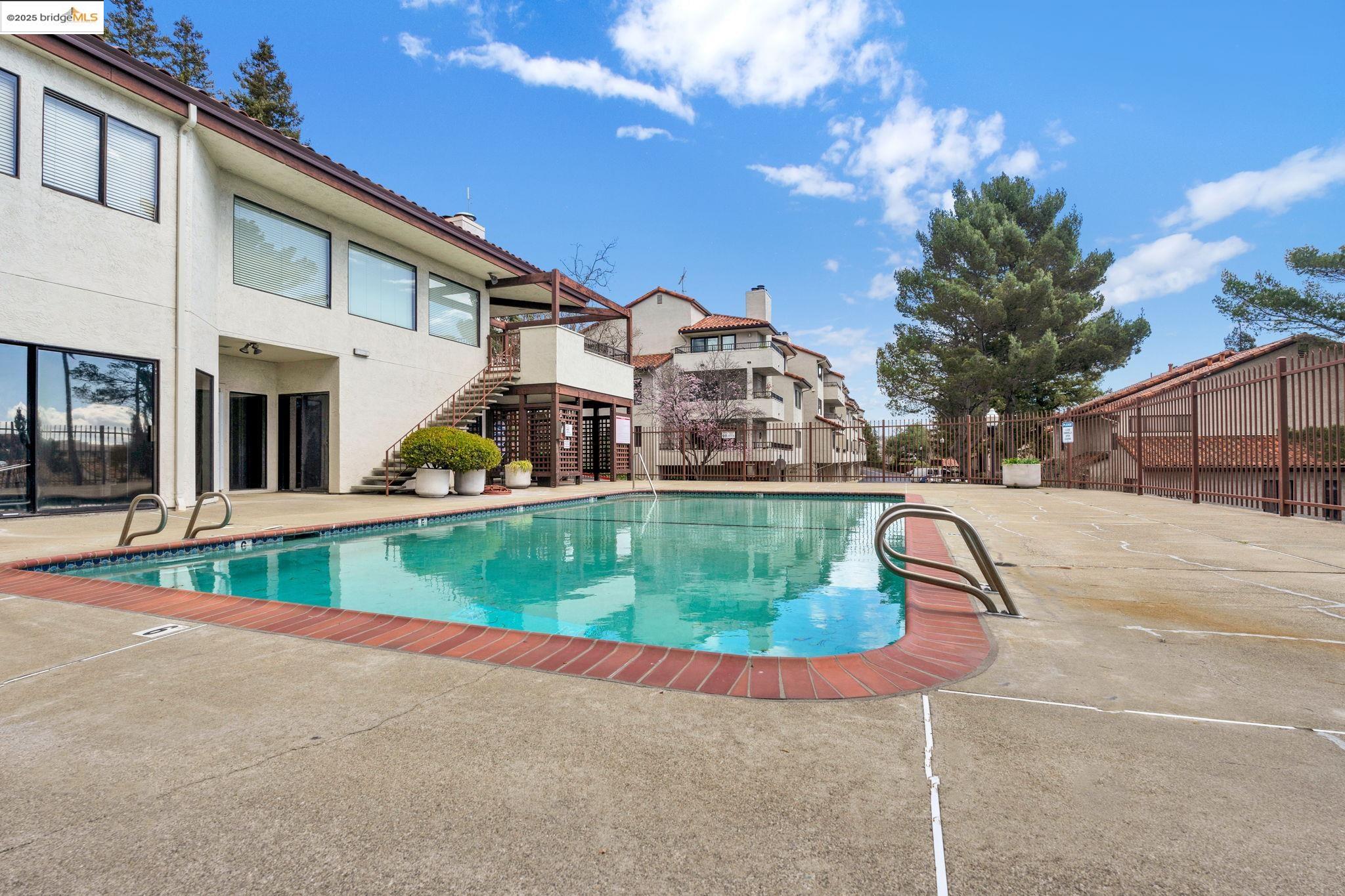 Detail Gallery Image 31 of 51 For 22012 Sevilla Rd #102,  Hayward,  CA 94541 - 2 Beds | 2 Baths
