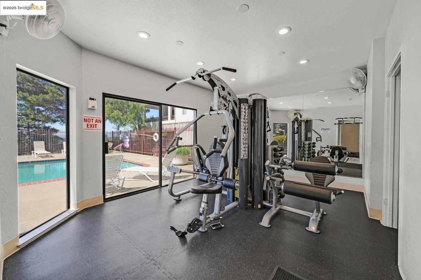 Detail Gallery Image 34 of 51 For 22012 Sevilla Rd #102,  Hayward,  CA 94541 - 2 Beds | 2 Baths