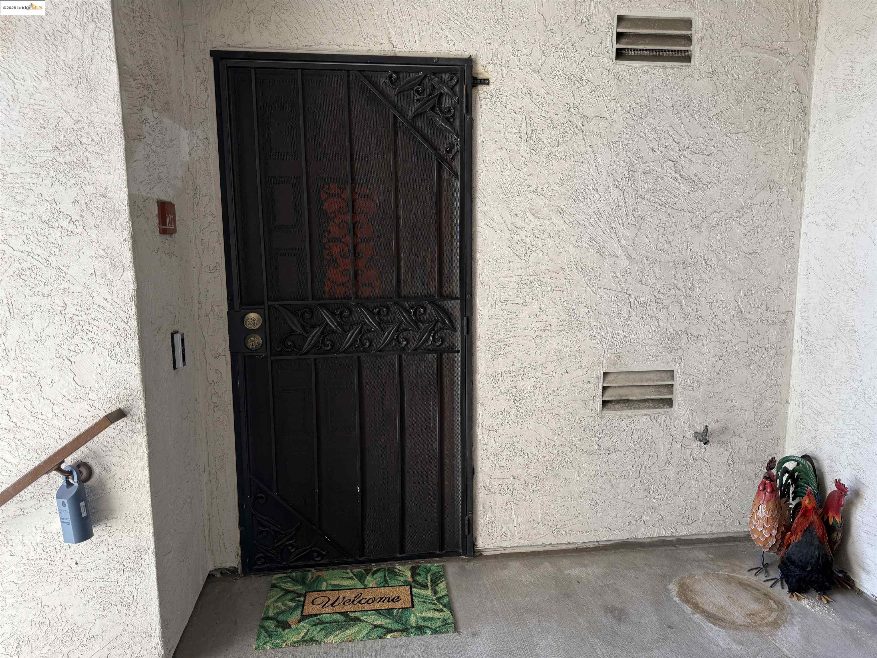 Detail Gallery Image 35 of 54 For 22012 Sevilla Rd #102,  Hayward,  CA 94541 - 2 Beds | 2 Baths