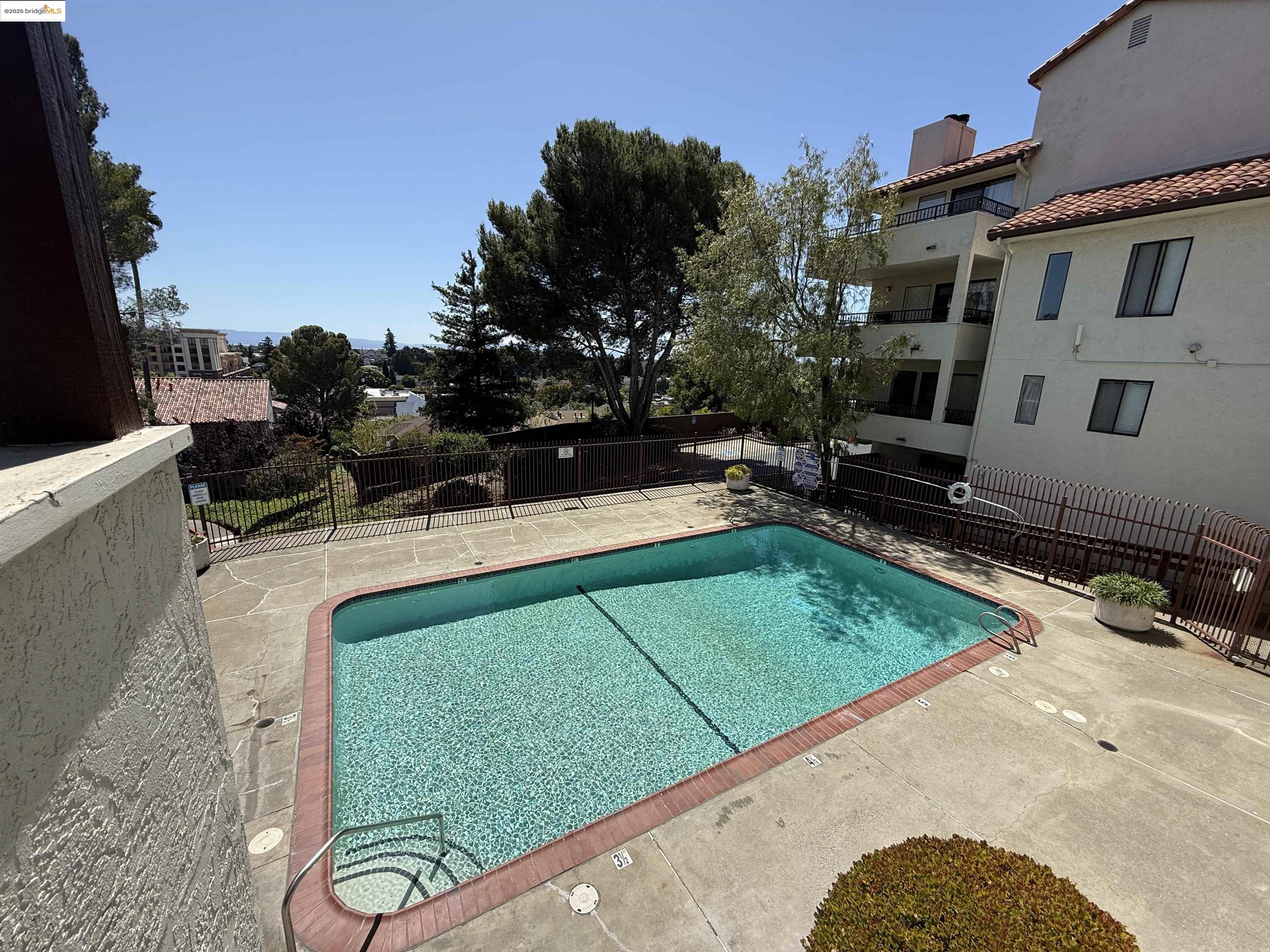 Detail Gallery Image 37 of 54 For 22012 Sevilla Rd #102,  Hayward,  CA 94541 - 2 Beds | 2 Baths