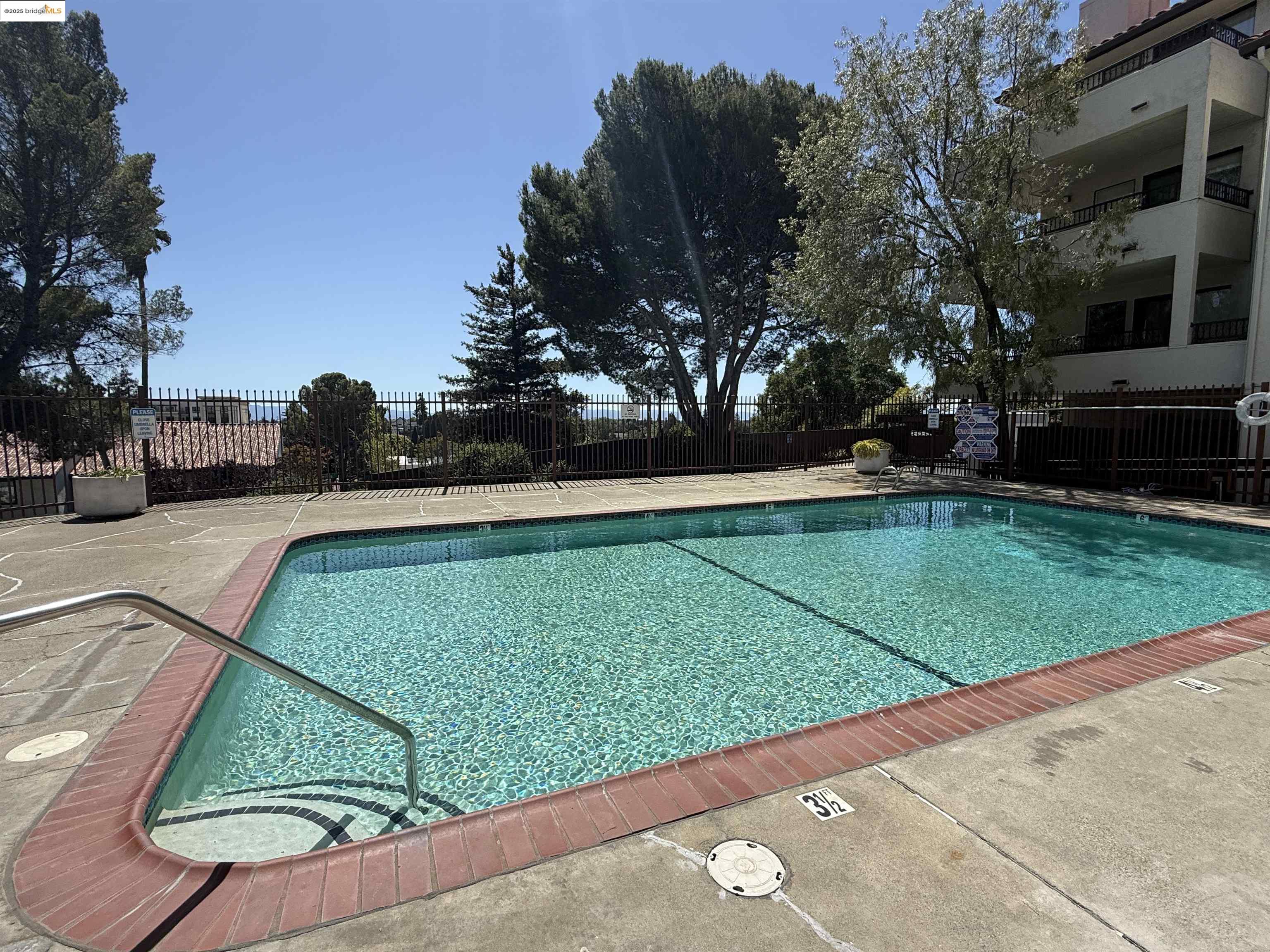 Detail Gallery Image 39 of 54 For 22012 Sevilla Rd #102,  Hayward,  CA 94541 - 2 Beds | 2 Baths