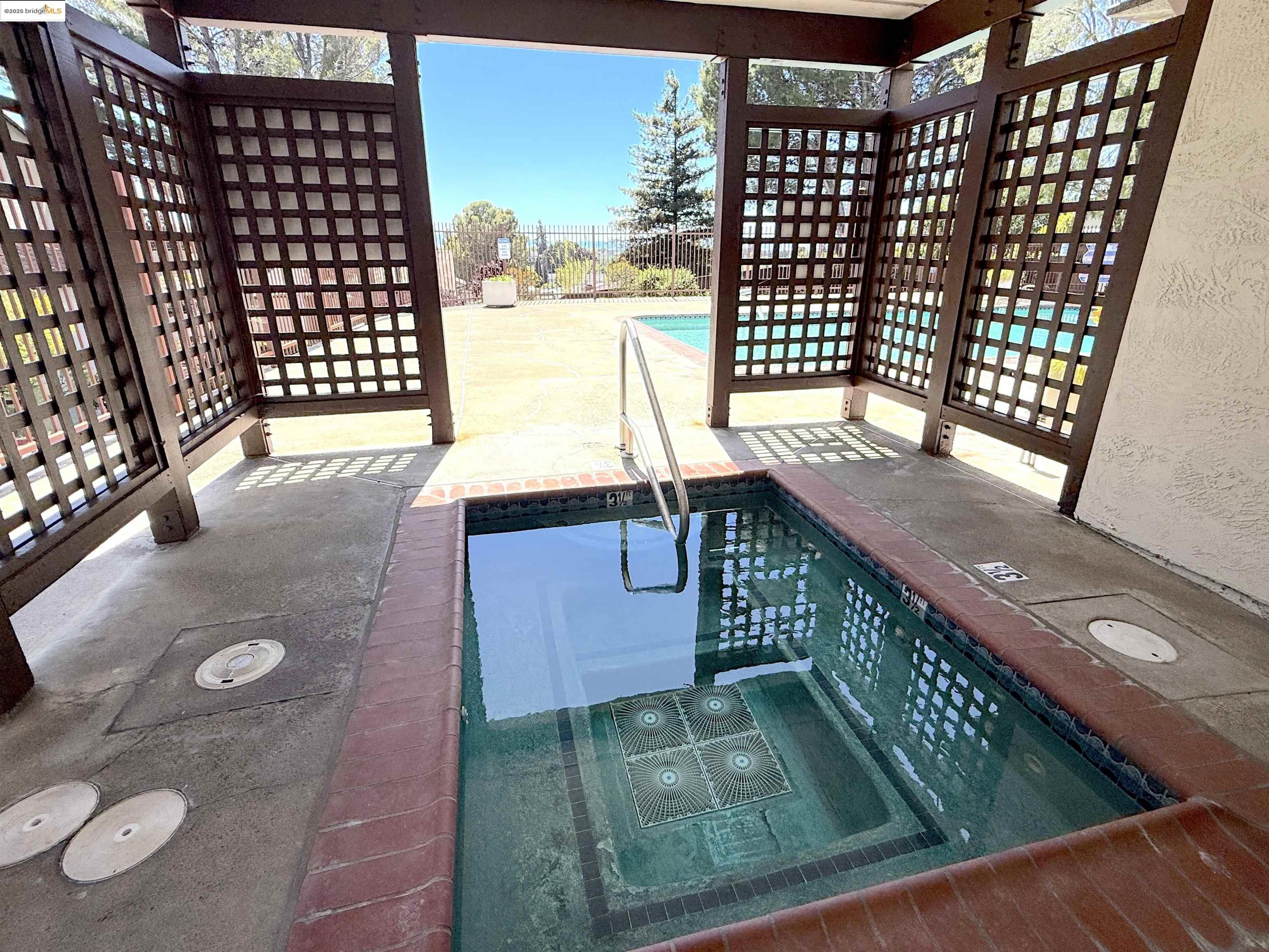 Detail Gallery Image 40 of 54 For 22012 Sevilla Rd #102,  Hayward,  CA 94541 - 2 Beds | 2 Baths