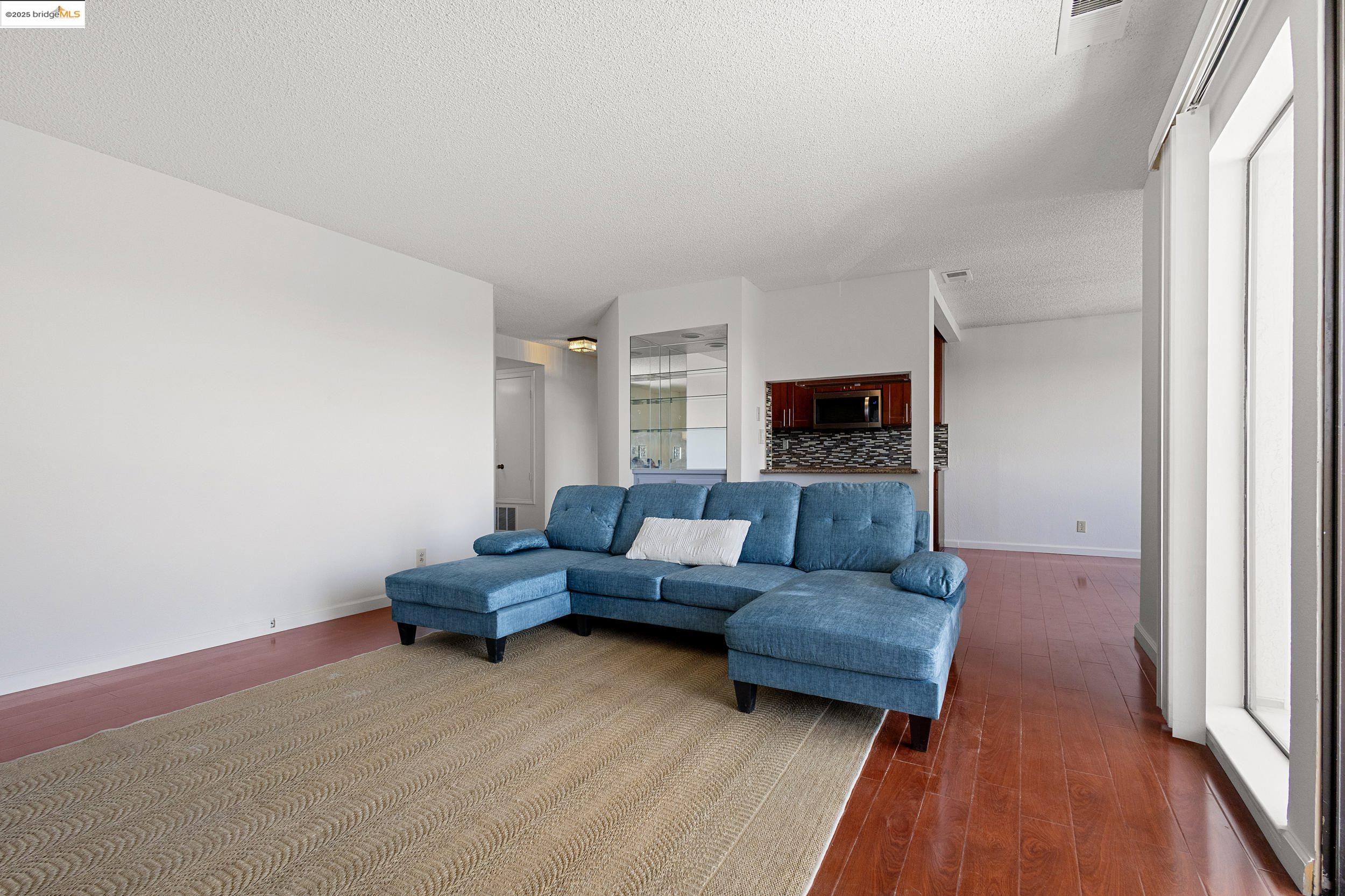 Photo #7: 41096023 Listing: Photo #7