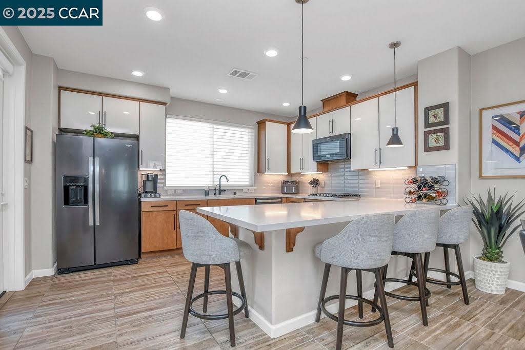 Detail Gallery Image 13 of 43 For 2957 Valley of Hearts Delight, San Jose,  CA 95136 - 4 Beds | 3/1 Baths
