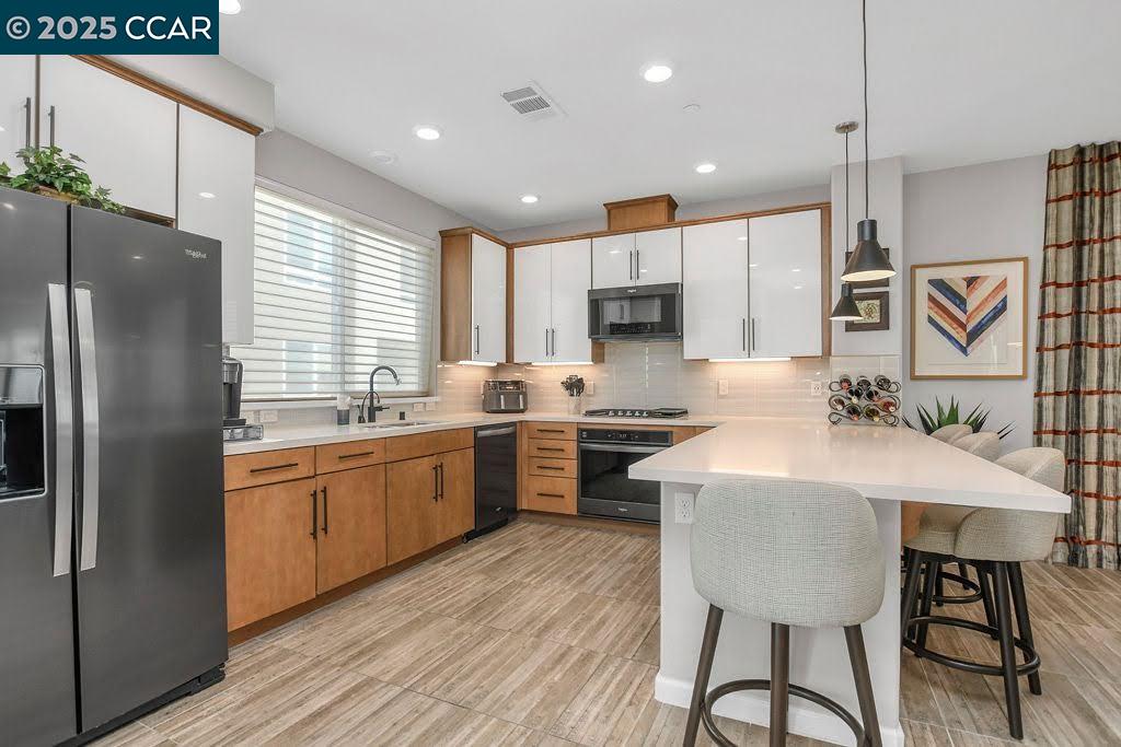 Detail Gallery Image 16 of 43 For 2957 Valley of Hearts Delight, San Jose,  CA 95136 - 4 Beds | 3/1 Baths