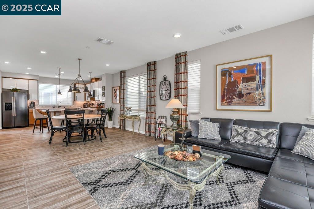 Detail Gallery Image 10 of 43 For 2957 Valley of Hearts Delight, San Jose,  CA 95136 - 4 Beds | 3/1 Baths