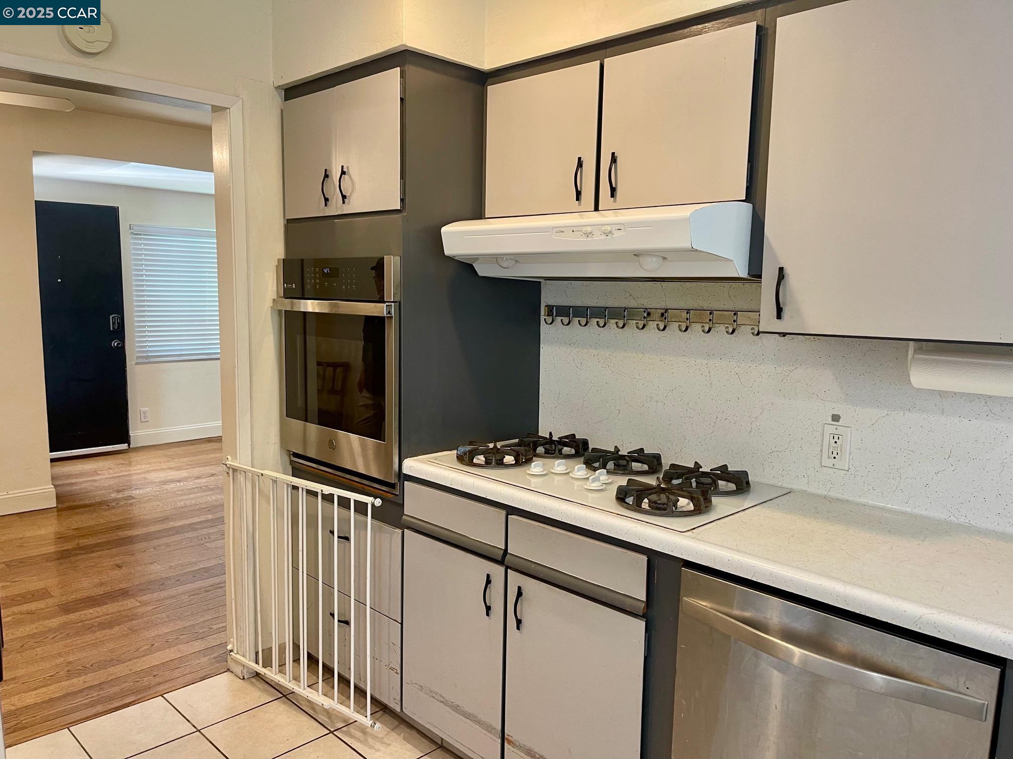 Detail Gallery Image 6 of 18 For 1520 Orange St, Concord,  CA 94518-3186 - 3 Beds | 2 Baths