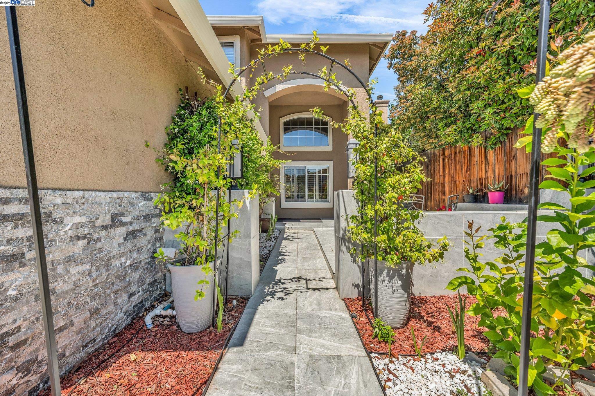 Detail Gallery Image 3 of 55 For 1431 Hepburn St, Tracy,  CA 95376 - 4 Beds | 2/1 Baths