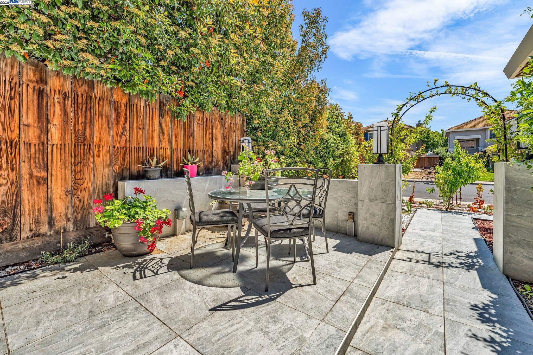 Detail Gallery Image 4 of 55 For 1431 Hepburn St, Tracy,  CA 95376 - 4 Beds | 2/1 Baths