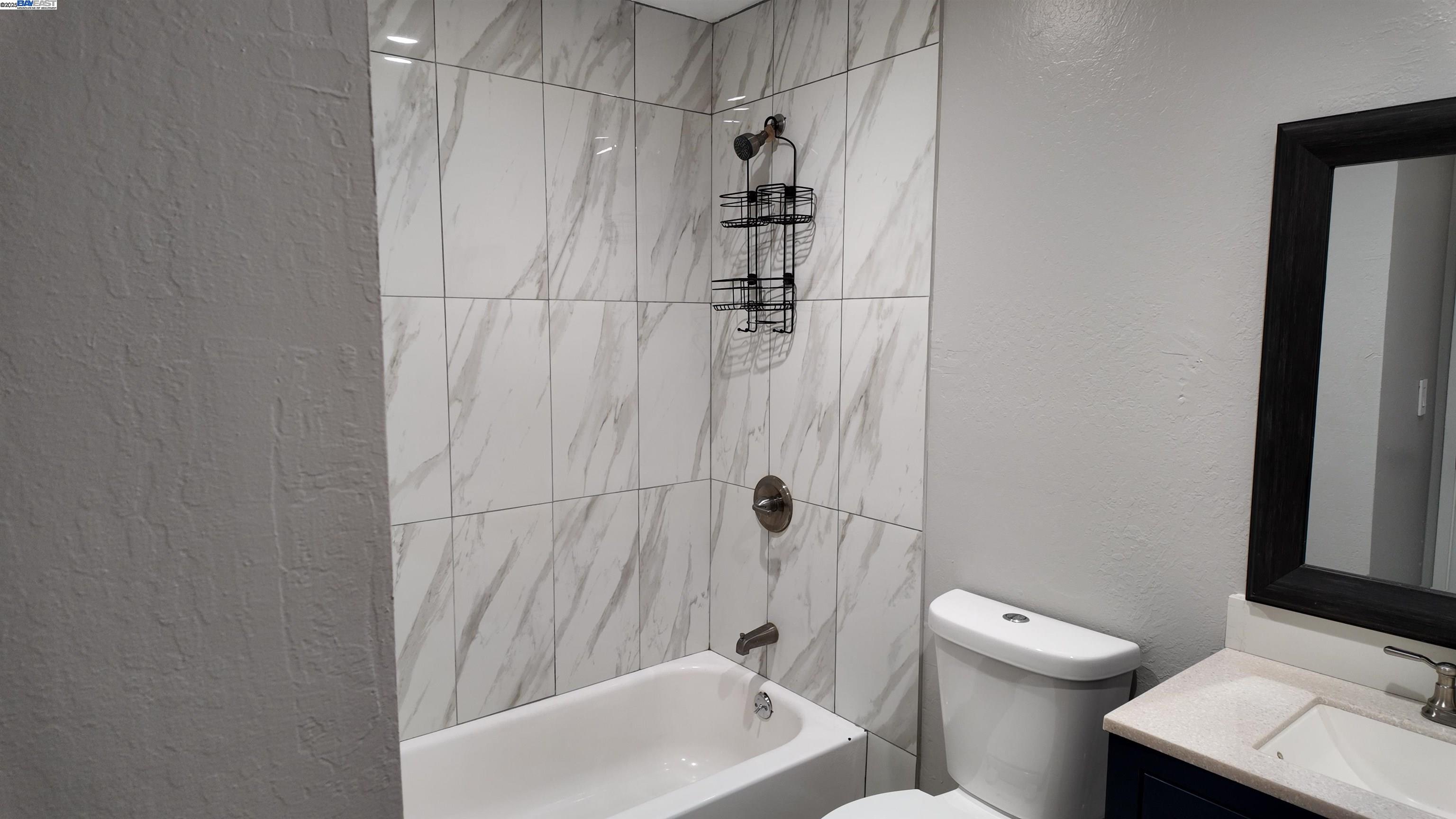 Detail Gallery Image 13 of 22 For 2216 Hamlin Dr, Antioch,  CA 94509 - 4 Beds | 2 Baths