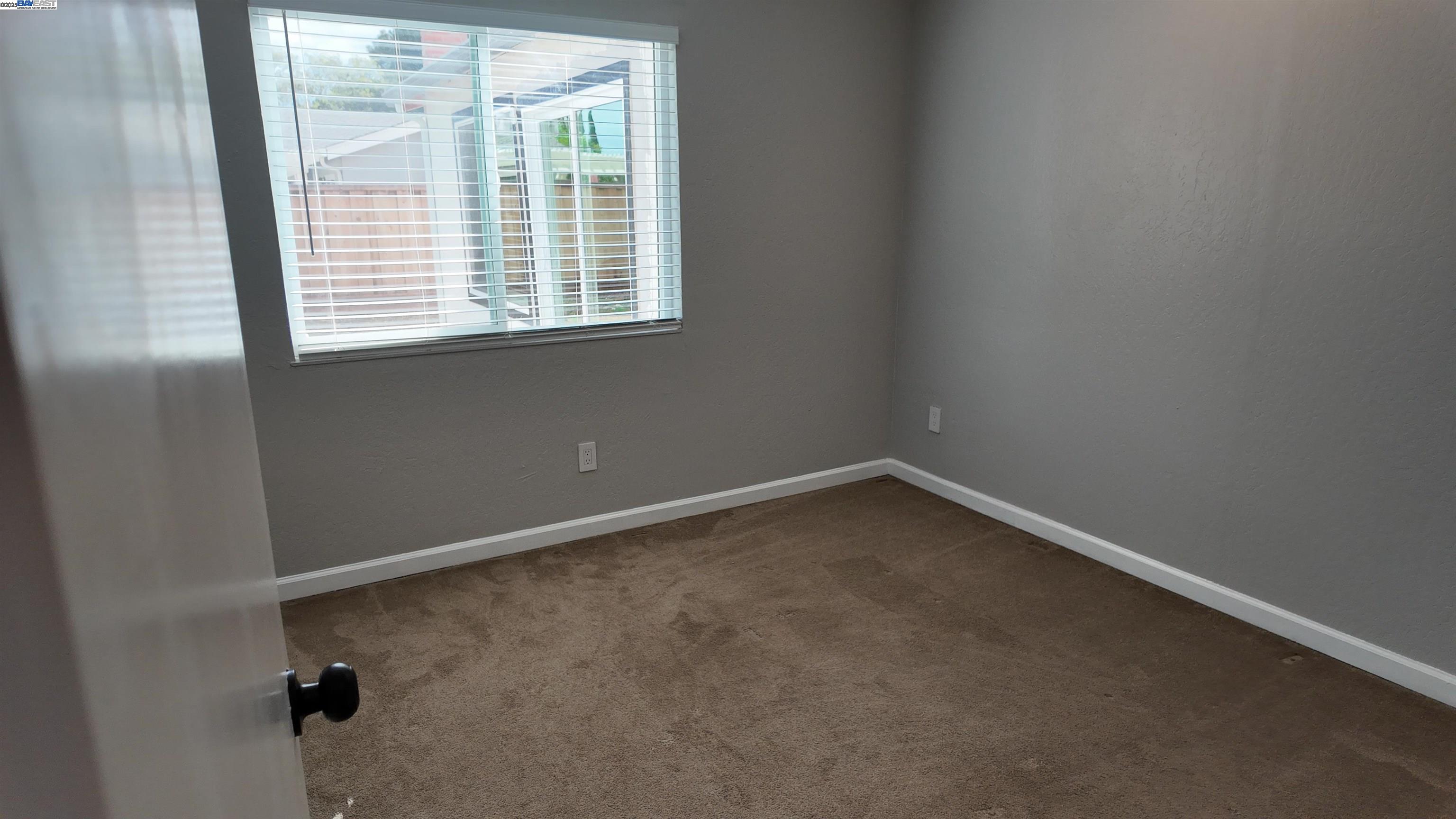 Detail Gallery Image 14 of 22 For 2216 Hamlin Dr, Antioch,  CA 94509 - 4 Beds | 2 Baths