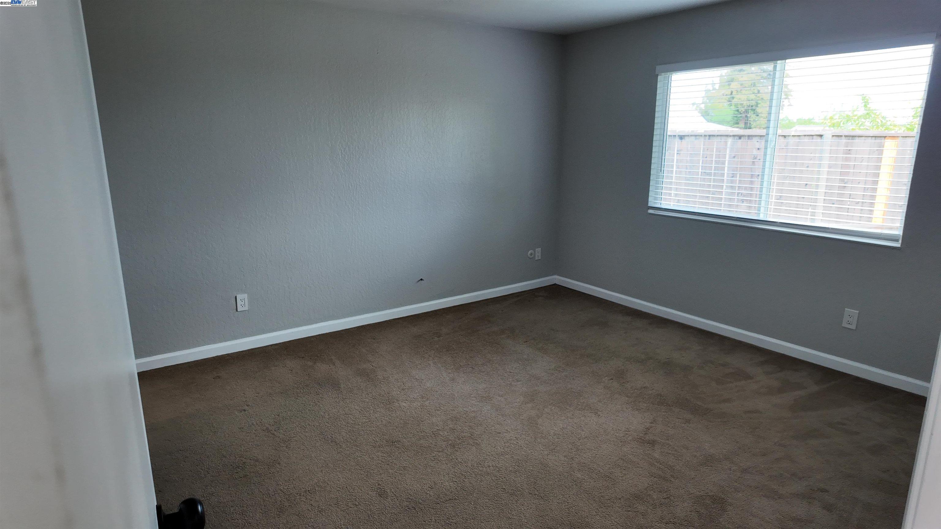 Detail Gallery Image 16 of 22 For 2216 Hamlin Dr, Antioch,  CA 94509 - 4 Beds | 2 Baths