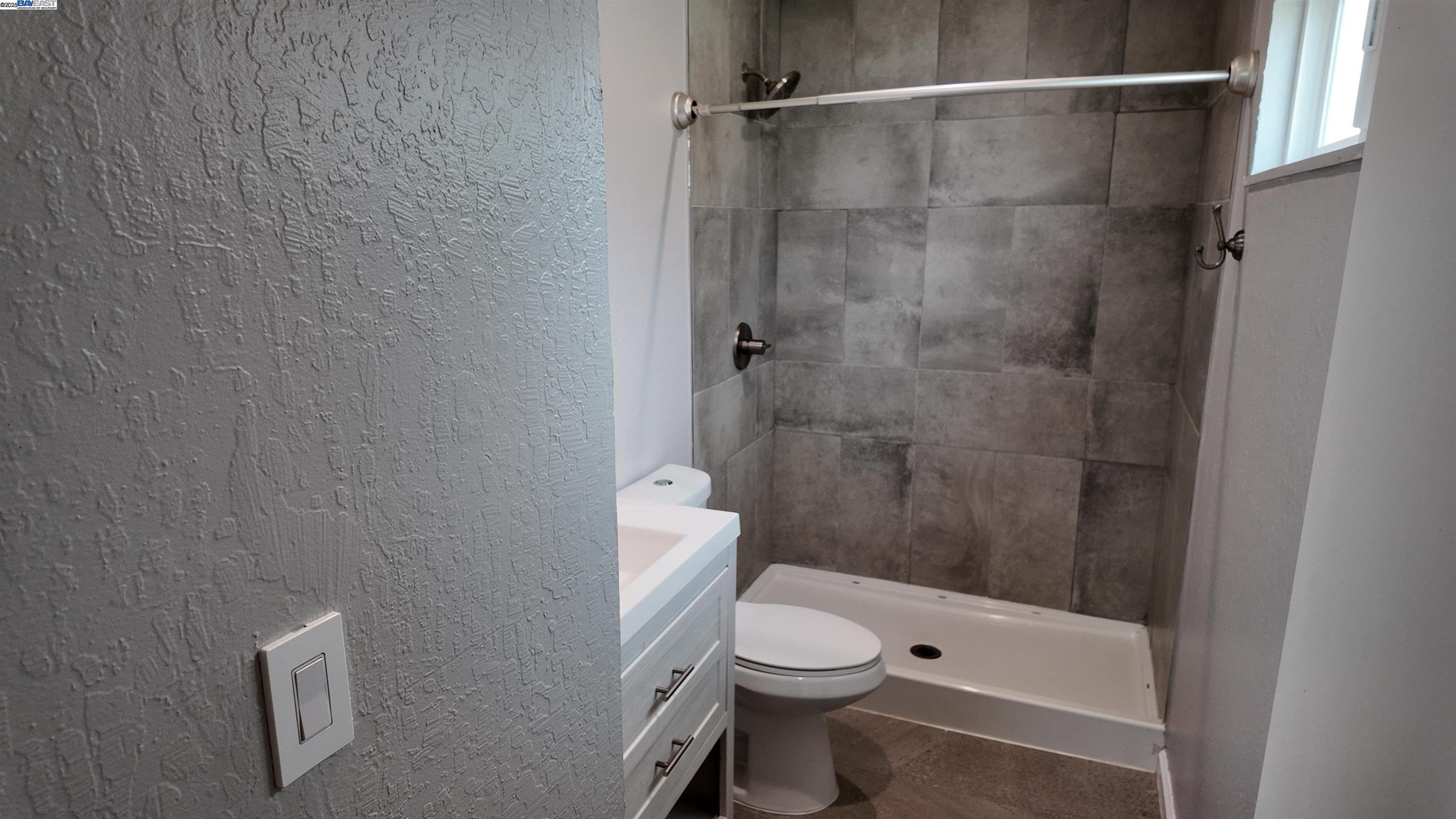 Detail Gallery Image 19 of 22 For 2216 Hamlin Dr, Antioch,  CA 94509 - 4 Beds | 2 Baths