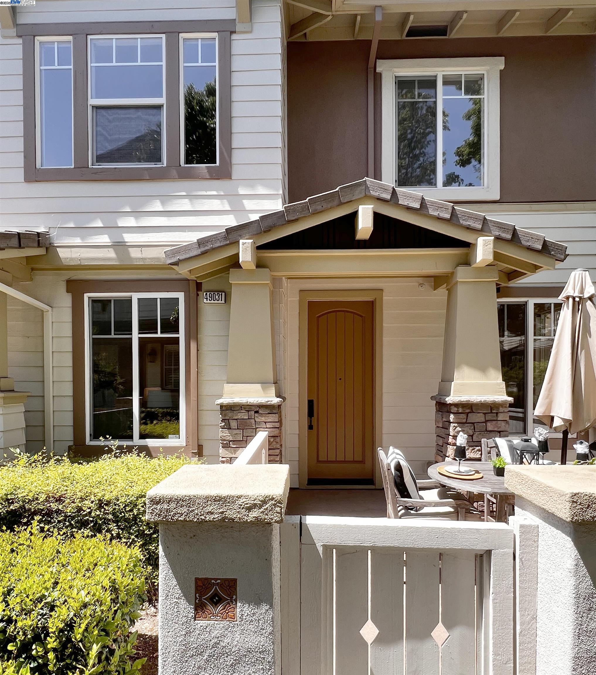 Browse active condo listings in MAYFIELD