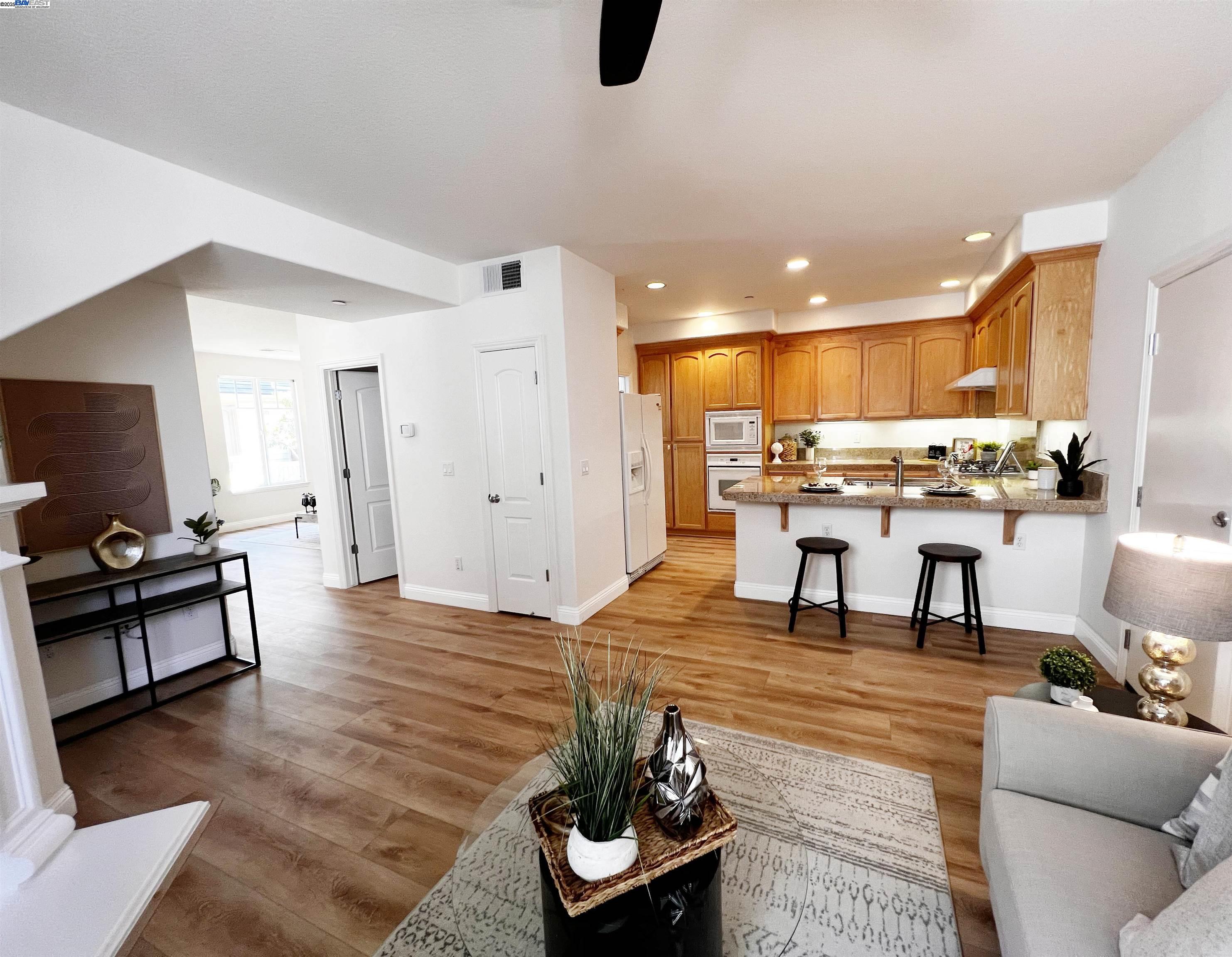 Detail Gallery Image 12 of 52 For 49031 Woodgrove Cmn, Fremont,  CA 94539 - 3 Beds | 2/1 Baths