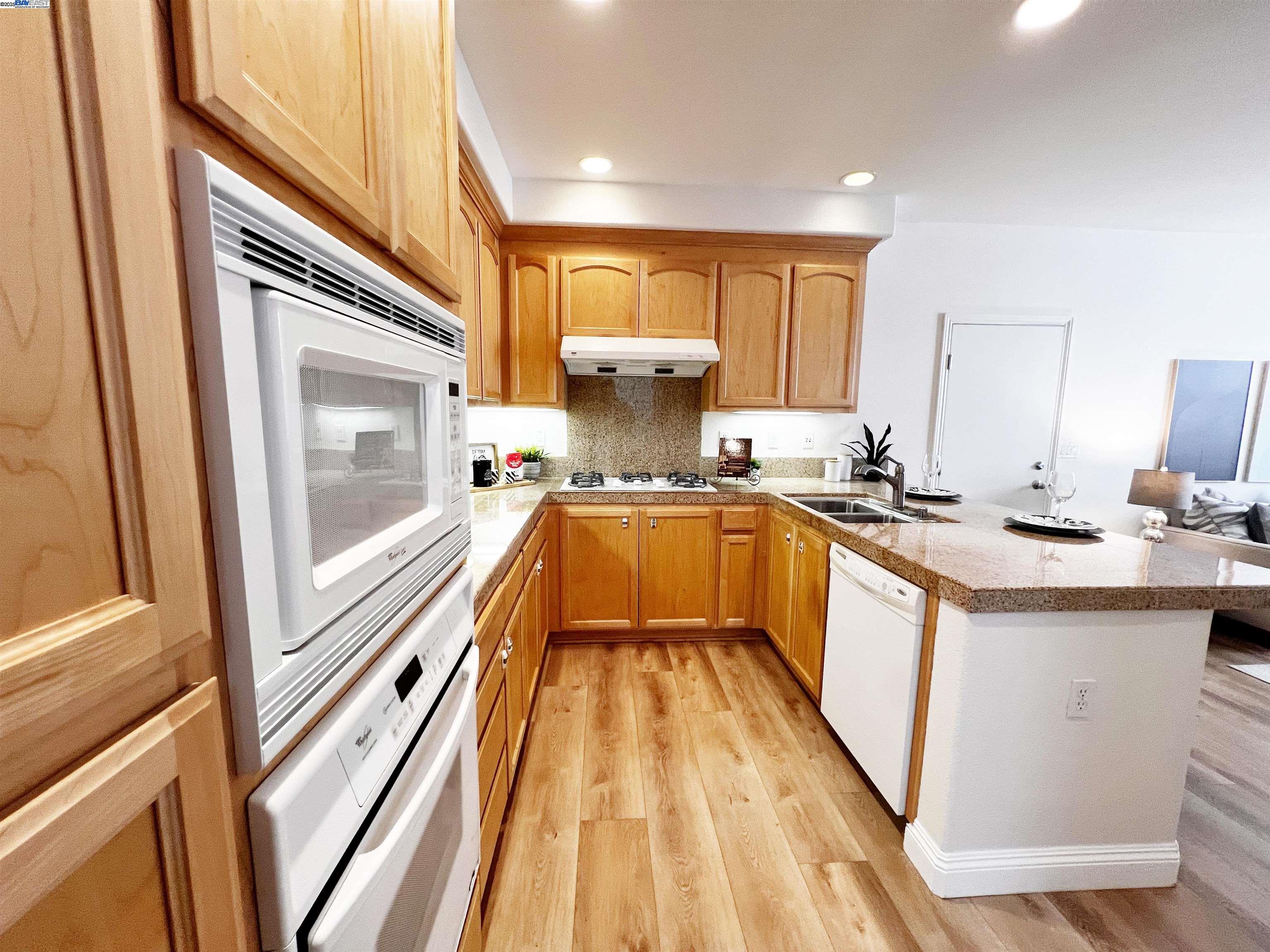 Detail Gallery Image 6 of 52 For 49031 Woodgrove Cmn, Fremont,  CA 94539 - 3 Beds | 2/1 Baths