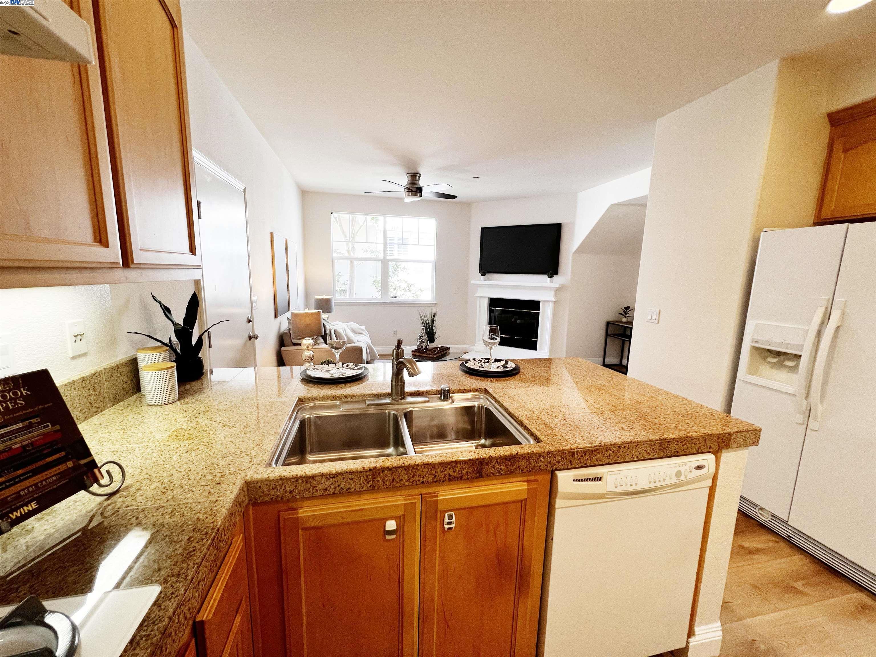 Detail Gallery Image 7 of 52 For 49031 Woodgrove Cmn, Fremont,  CA 94539 - 3 Beds | 2/1 Baths