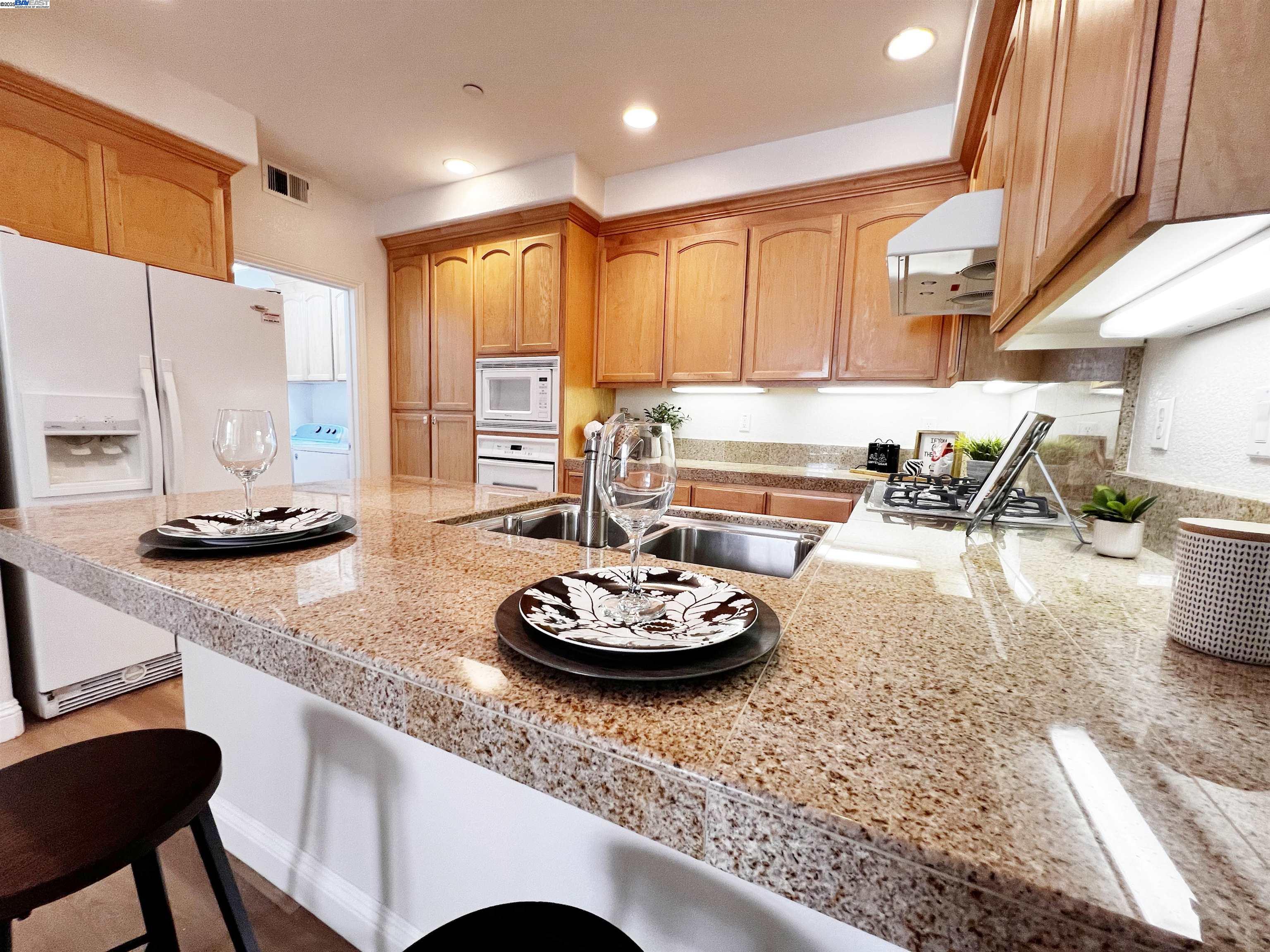 Detail Gallery Image 9 of 52 For 49031 Woodgrove Cmn, Fremont,  CA 94539 - 3 Beds | 2/1 Baths