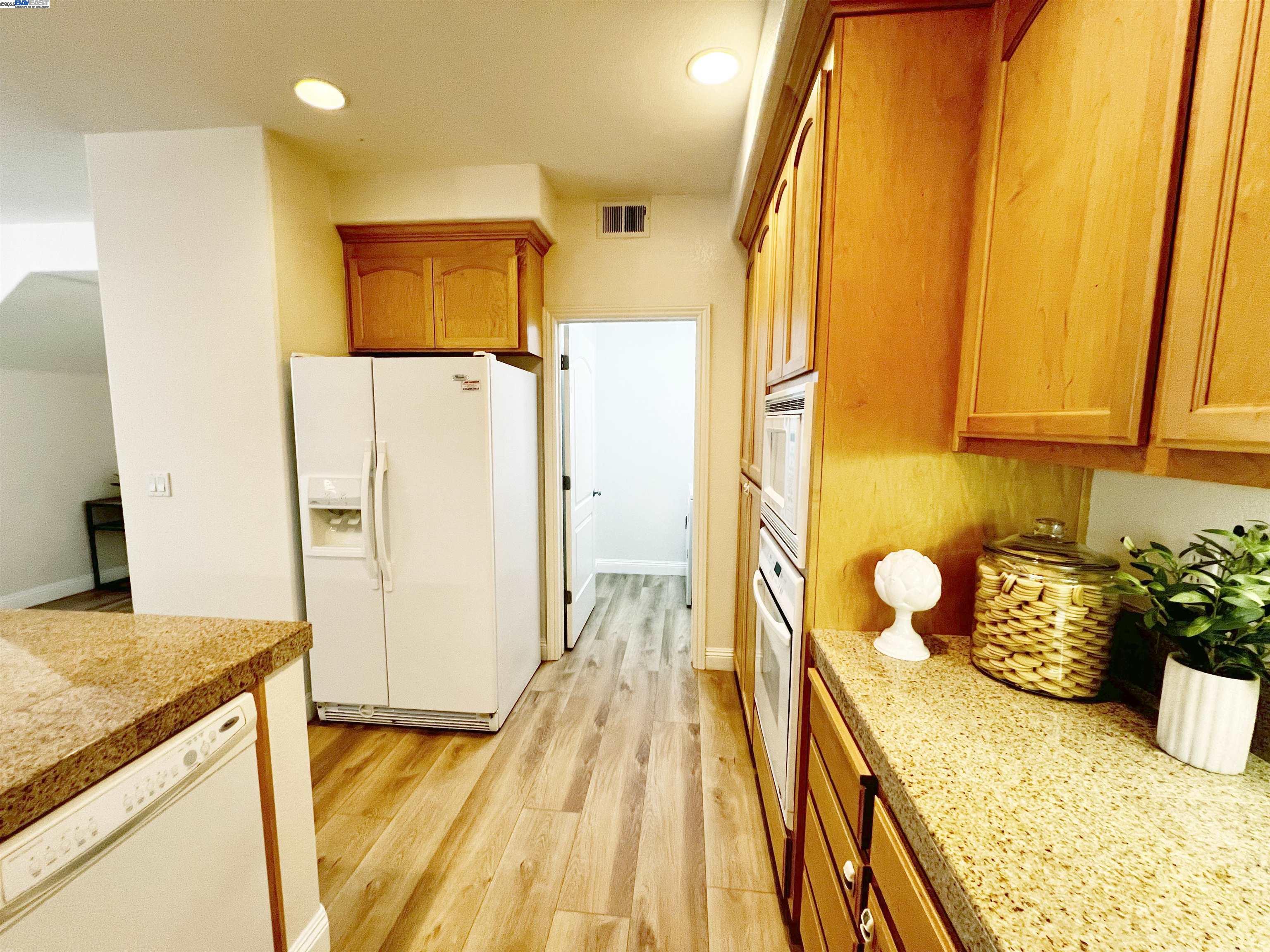 Detail Gallery Image 10 of 52 For 49031 Woodgrove Cmn, Fremont,  CA 94539 - 3 Beds | 2/1 Baths