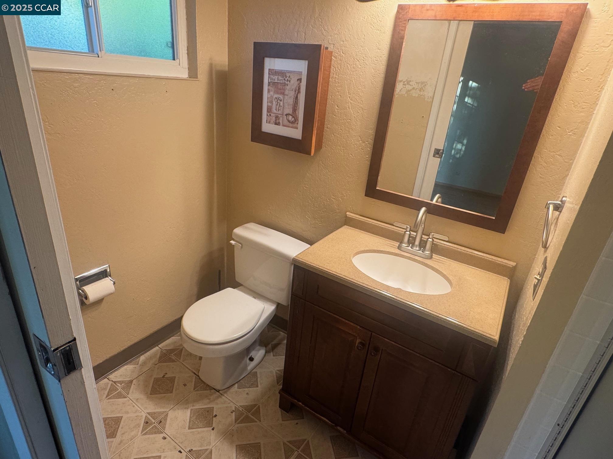 Detail Gallery Image 11 of 19 For 4190 Chaban Dr, Concord,  CA 94521 - 4 Beds | 2 Baths