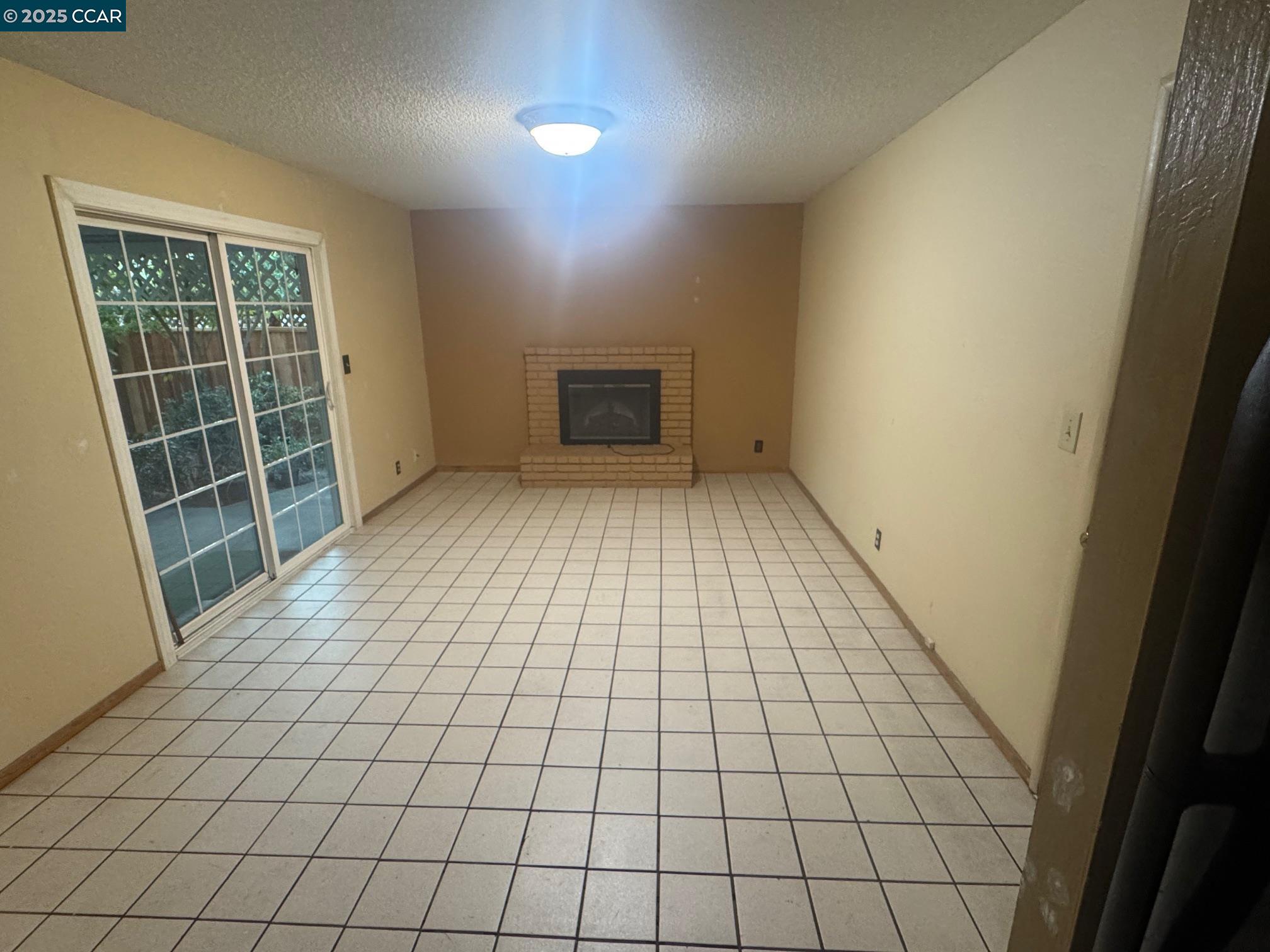 Detail Gallery Image 3 of 19 For 4190 Chaban Dr, Concord,  CA 94521 - 4 Beds | 2 Baths
