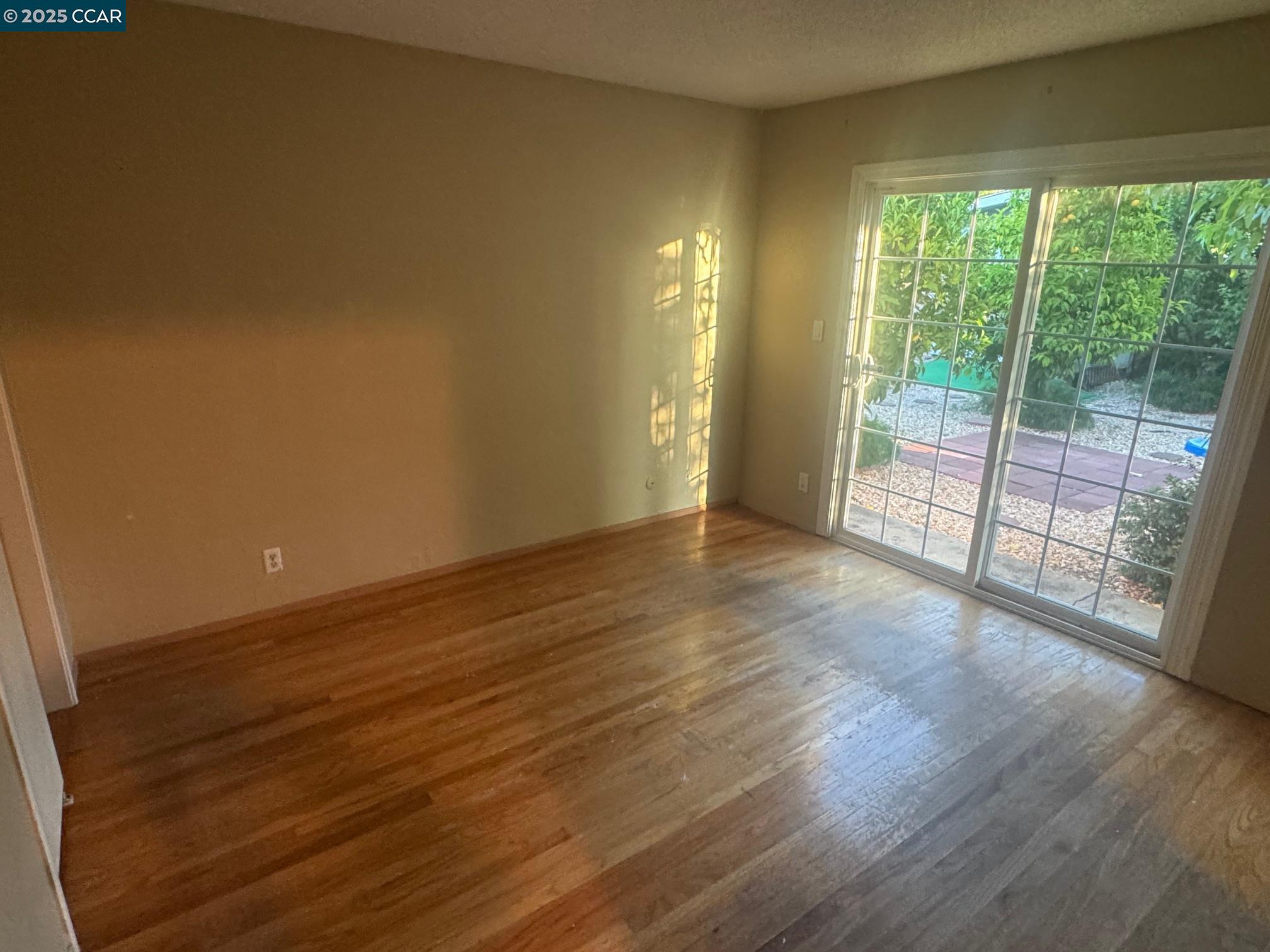 Detail Gallery Image 6 of 19 For 4190 Chaban Dr, Concord,  CA 94521 - 4 Beds | 2 Baths