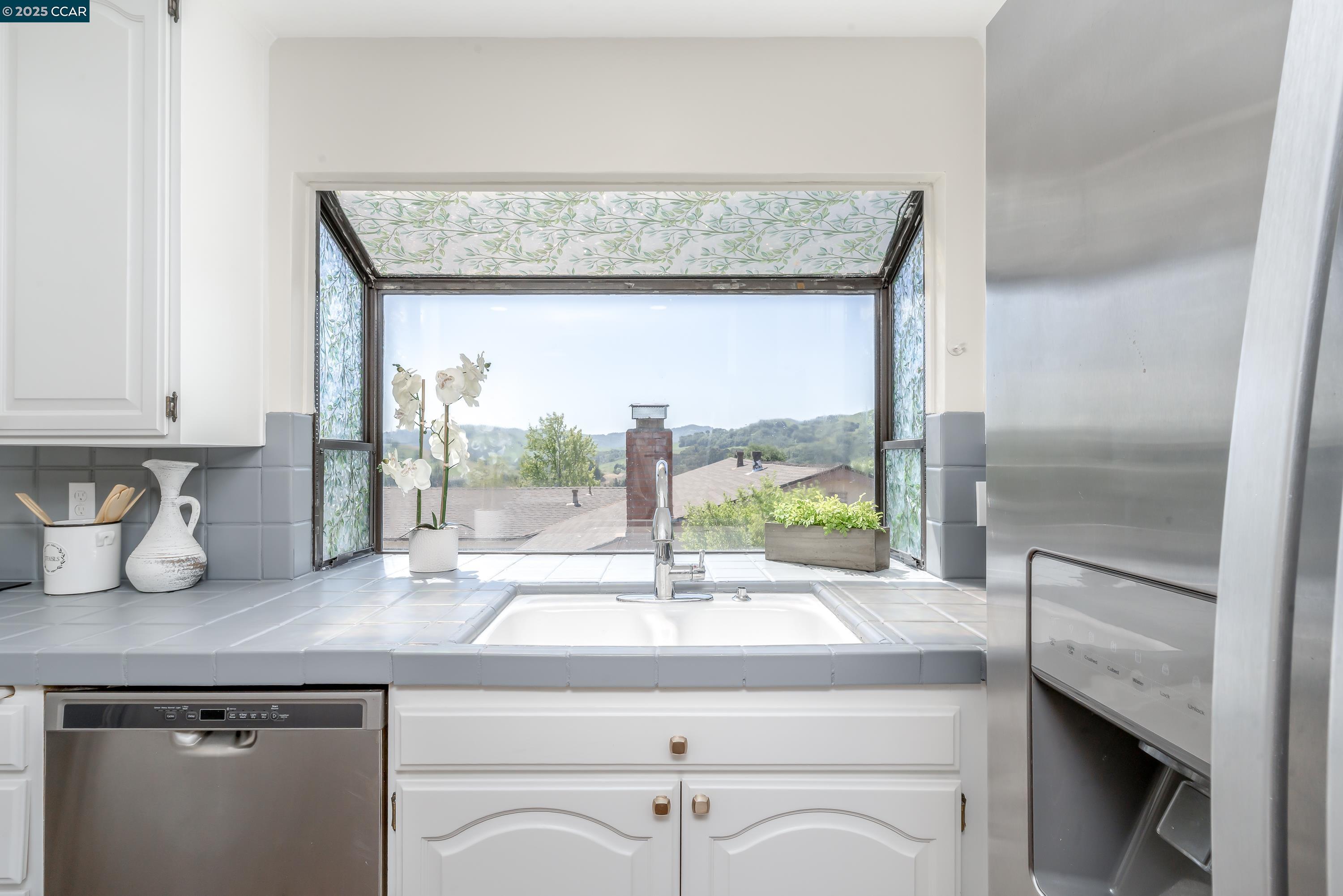 Detail Gallery Image 13 of 60 For 3608 Victor St., Pinole,  CA 94564 - 4 Beds | 2 Baths