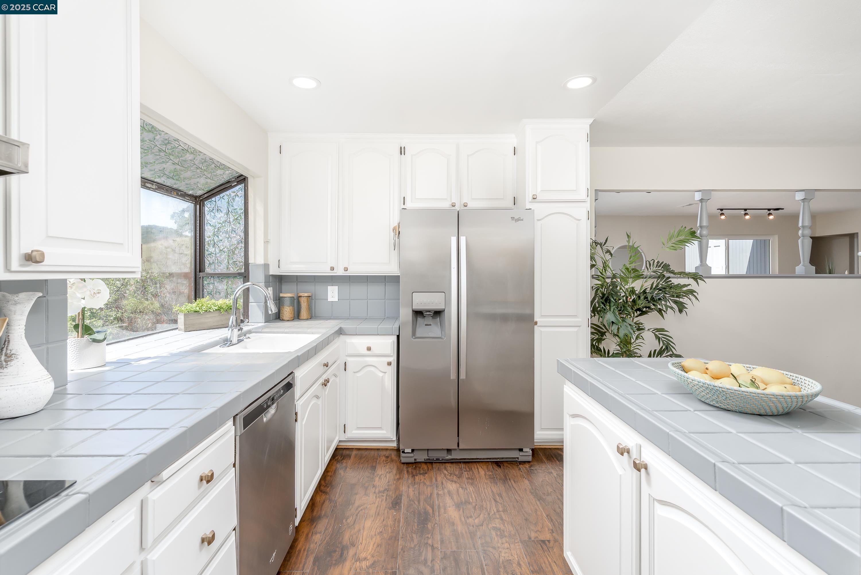 Detail Gallery Image 14 of 60 For 3608 Victor St., Pinole,  CA 94564 - 4 Beds | 2 Baths