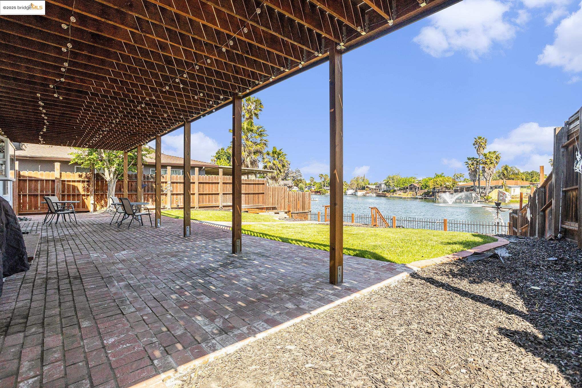 Detail Gallery Image 11 of 33 For 117 S Lake Dr, Antioch,  CA 94509 - 3 Beds | 2/1 Baths