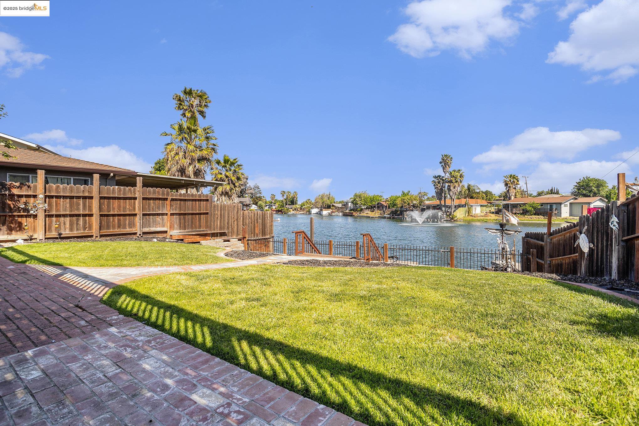Detail Gallery Image 12 of 33 For 117 S Lake Dr, Antioch,  CA 94509 - 3 Beds | 2/1 Baths
