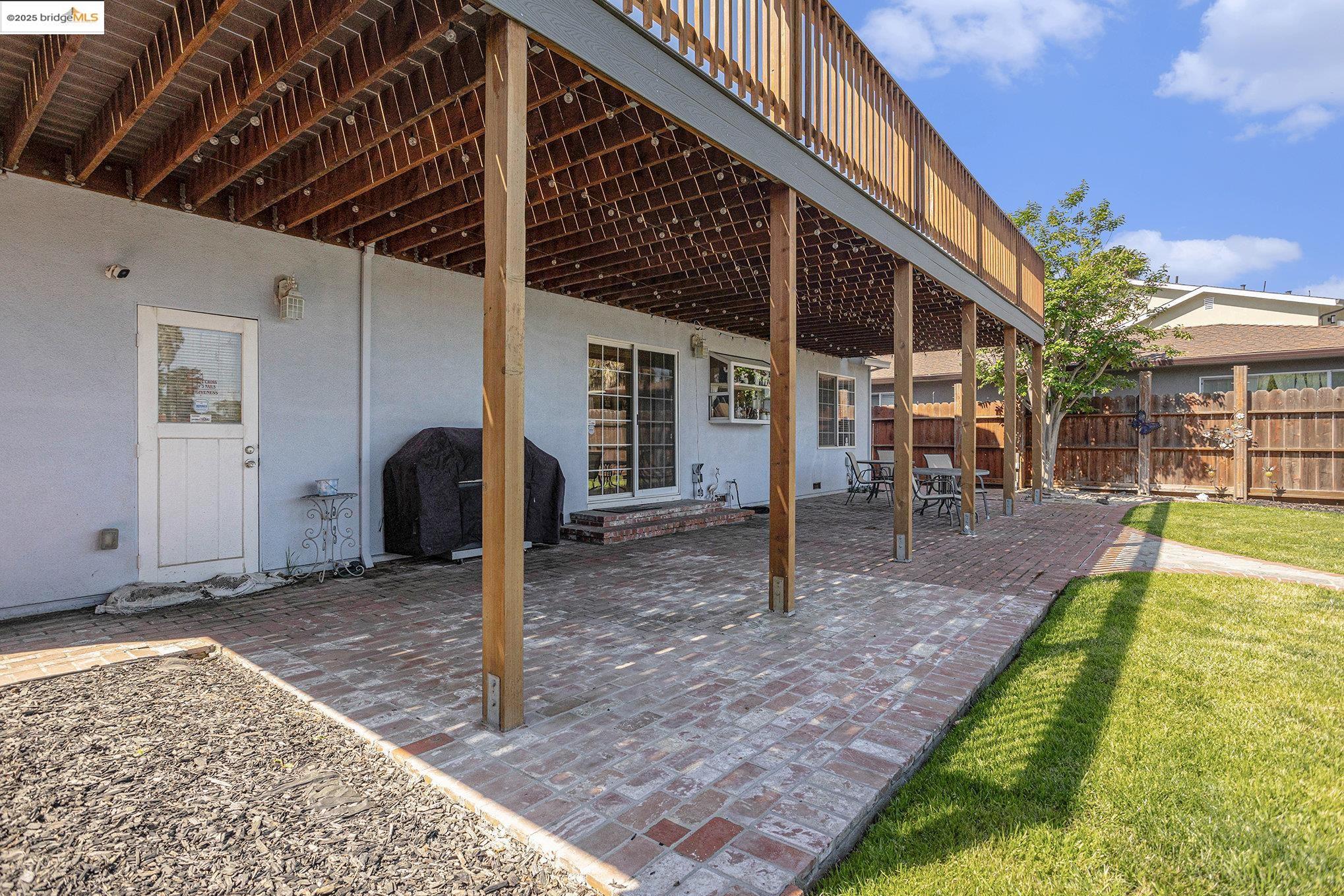 Detail Gallery Image 13 of 33 For 117 S Lake Dr, Antioch,  CA 94509 - 3 Beds | 2/1 Baths