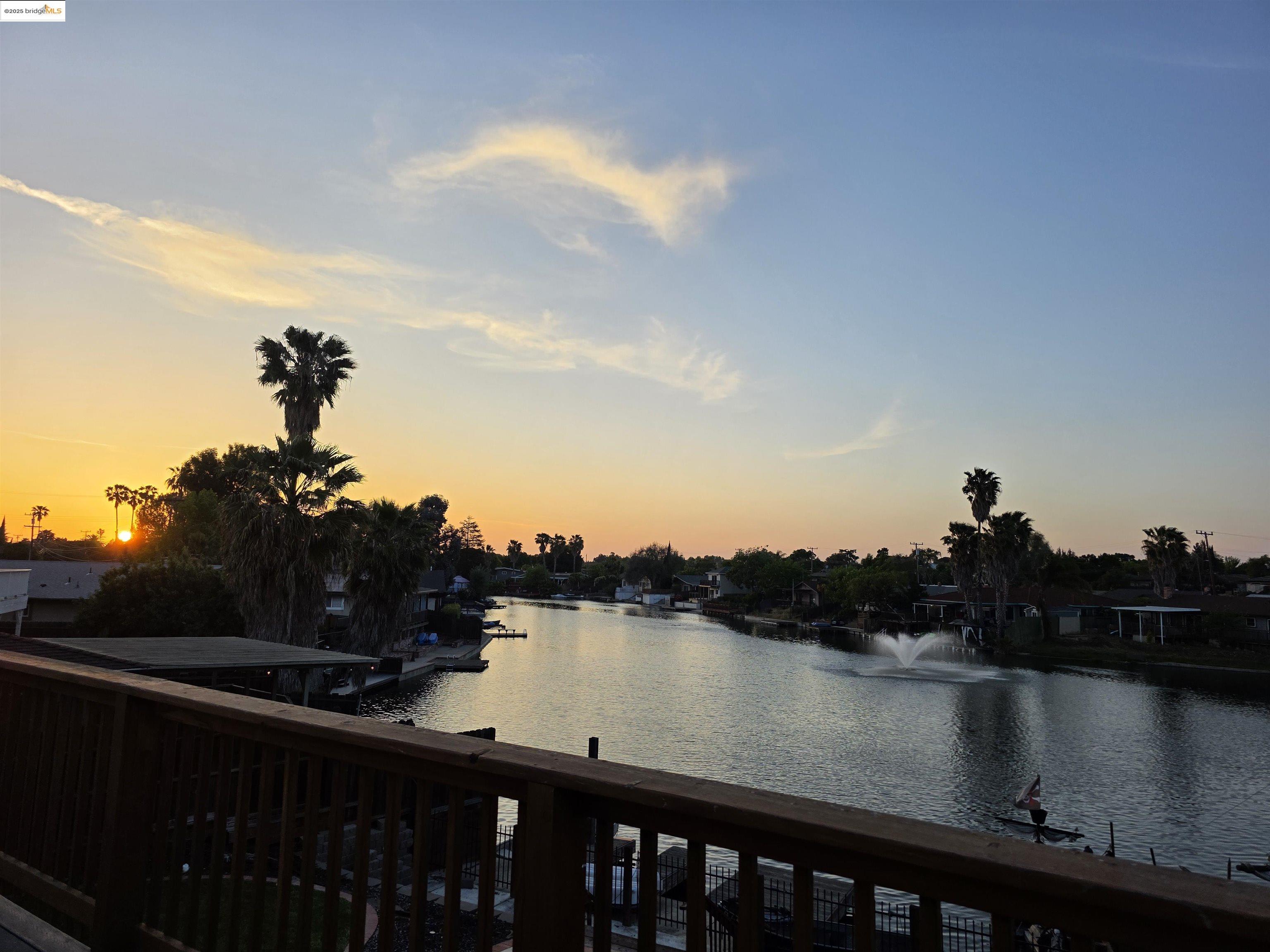 Detail Gallery Image 16 of 33 For 117 S Lake Dr, Antioch,  CA 94509 - 3 Beds | 2/1 Baths
